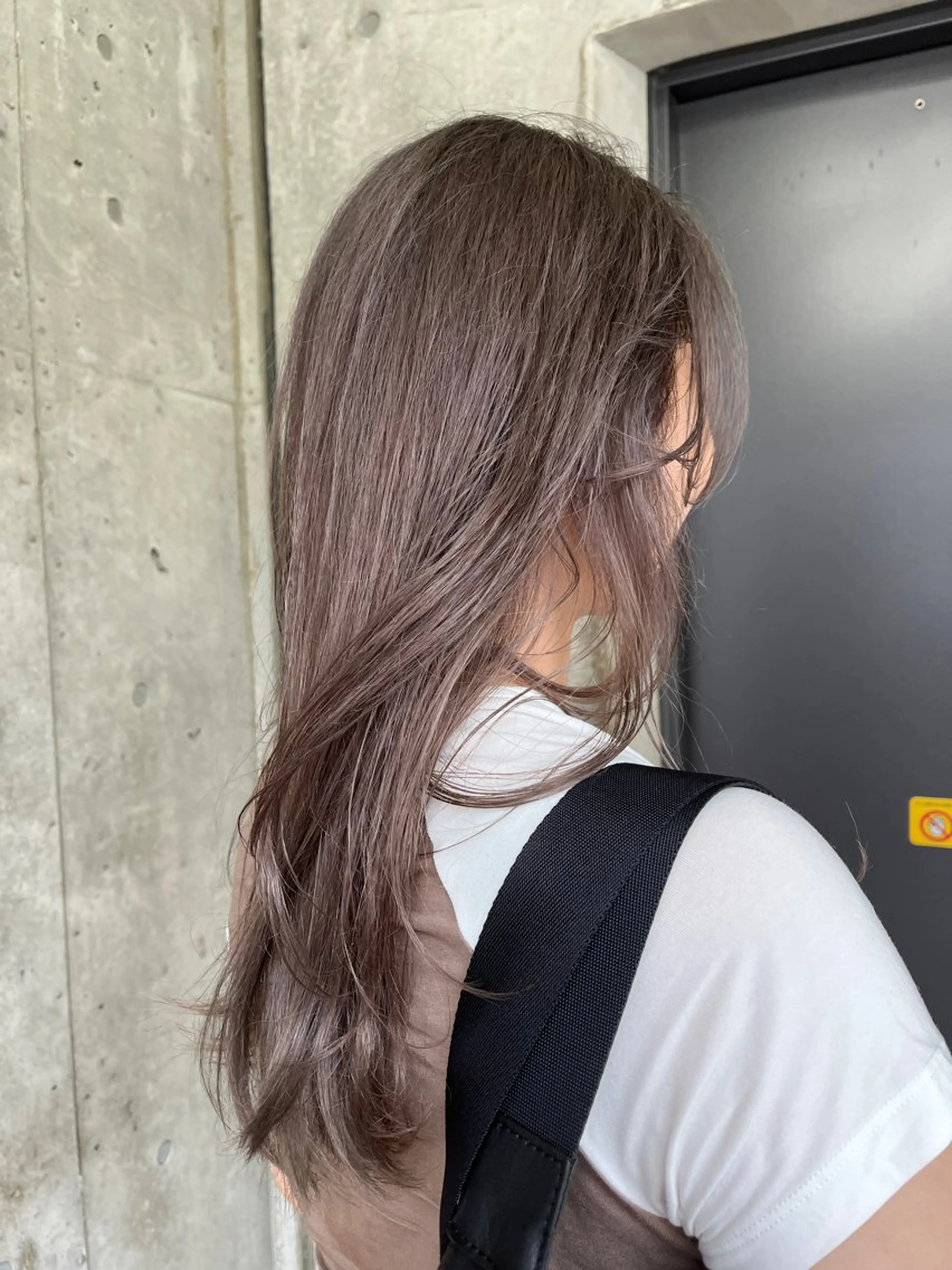 ロング カラー ブリーチ ラベンダーカラー ラベンダーグレー 丸山 志織のヘアスタイル