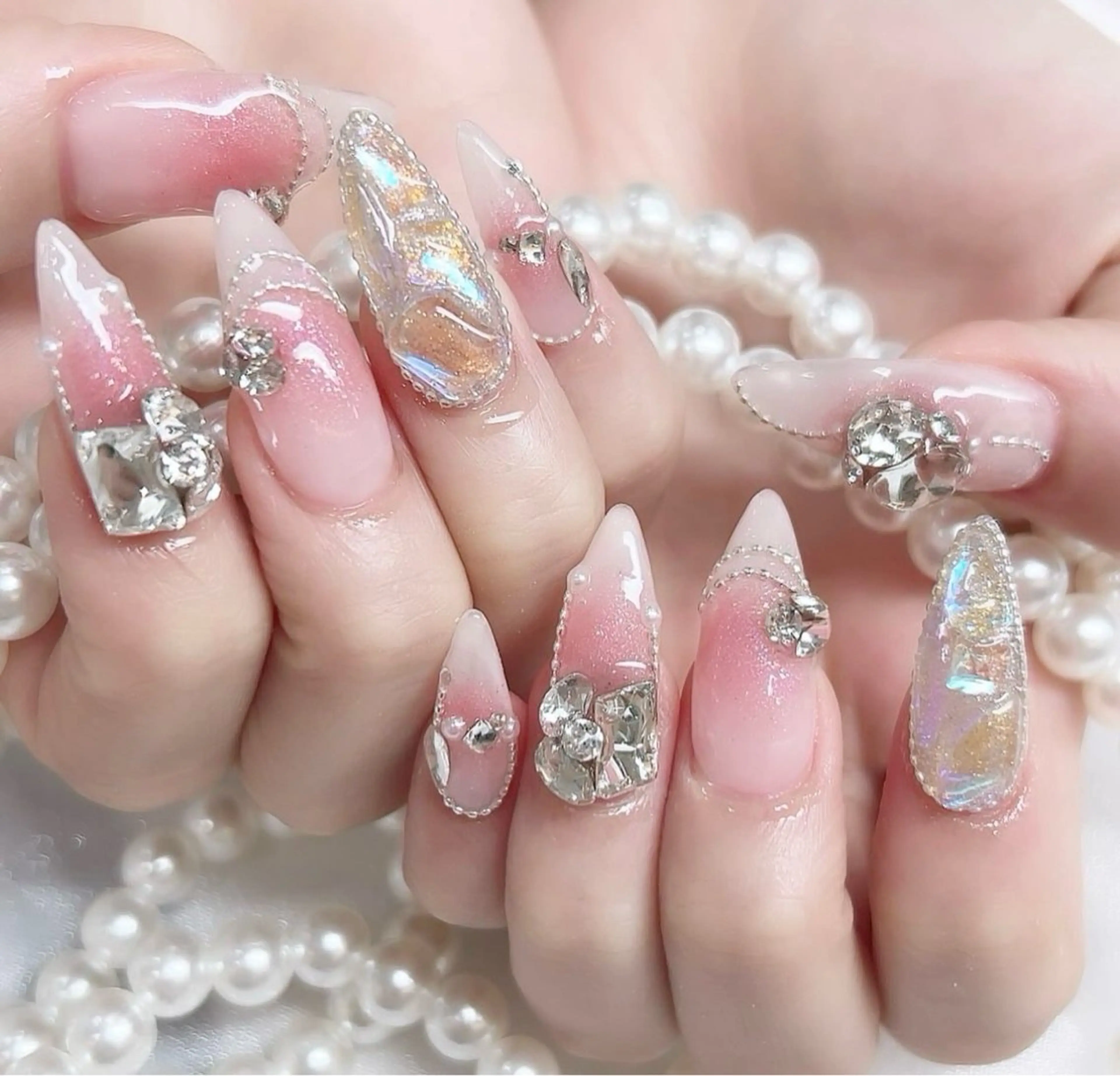 ネイル グラデーション キラキラネイル ワンカラーネイル 冬ネイル Jenn Nail Salonのネイルデザイン