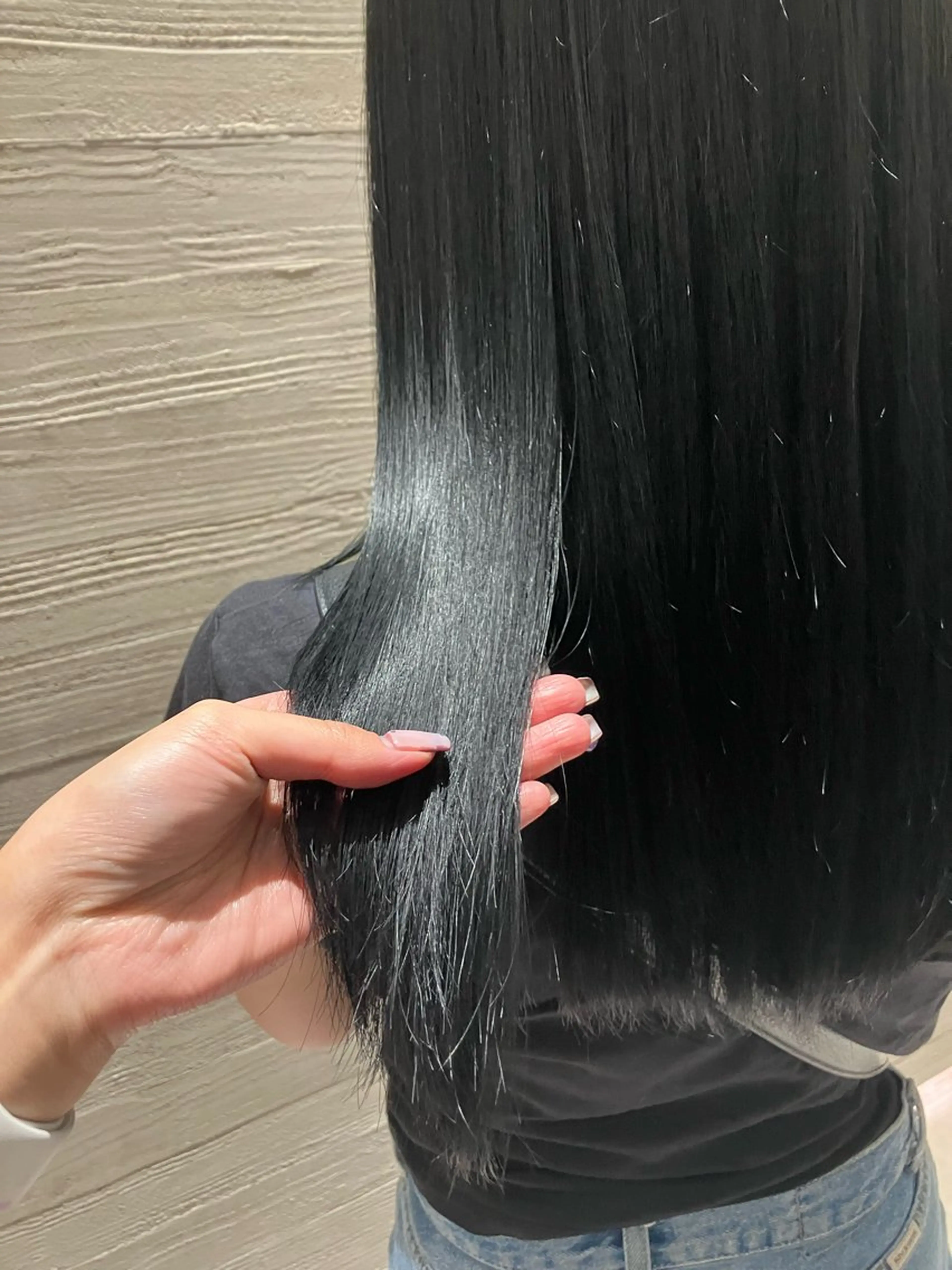 セミロング トリートメント サキ🤍ハイトーン 🩰くびれ巻きヘアのヘアスタイル