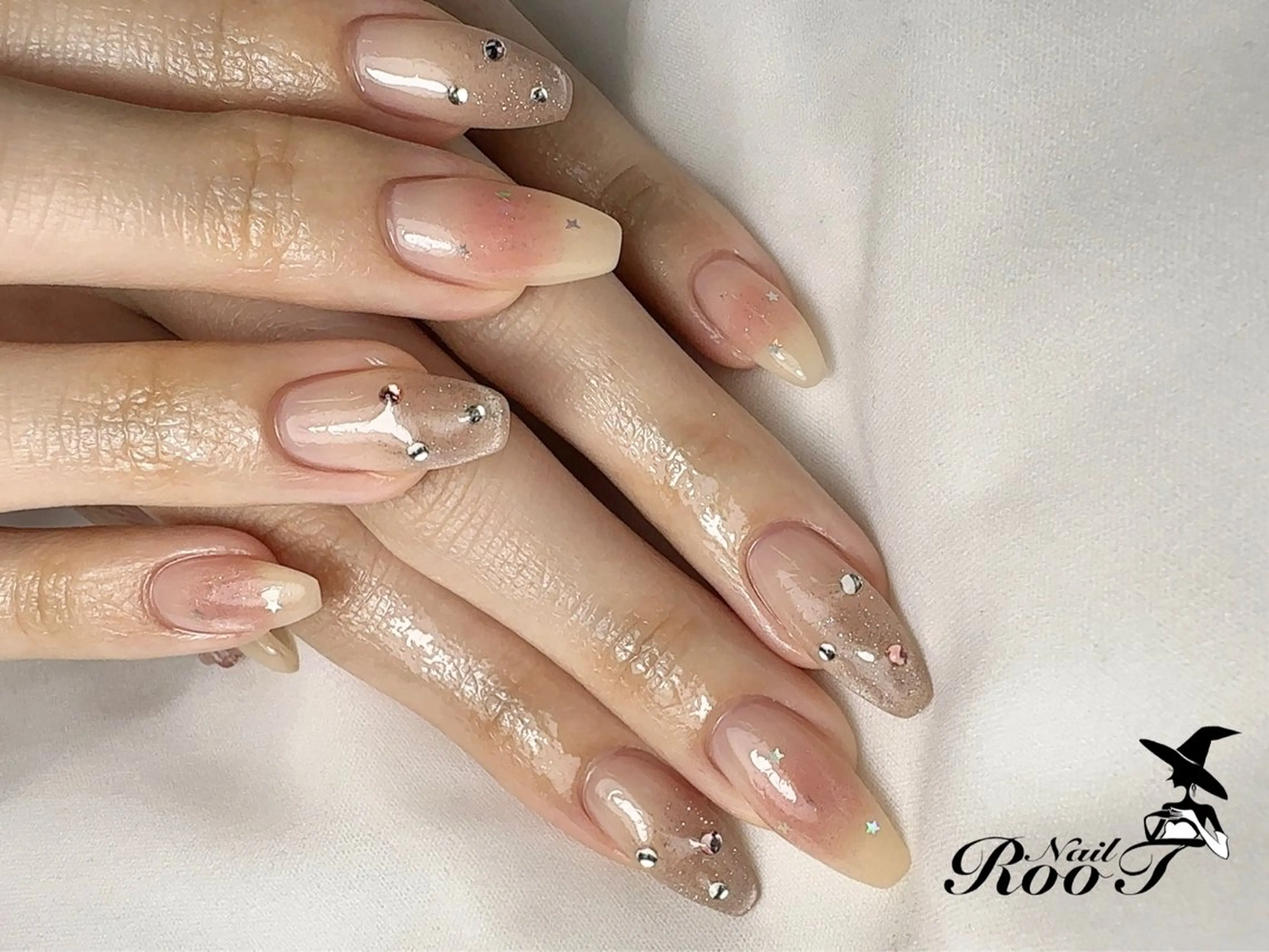 ネイル チークネイル フラッシュネイル フラッシュマグ ハンドネイル RooT Nailのネイルデザイン