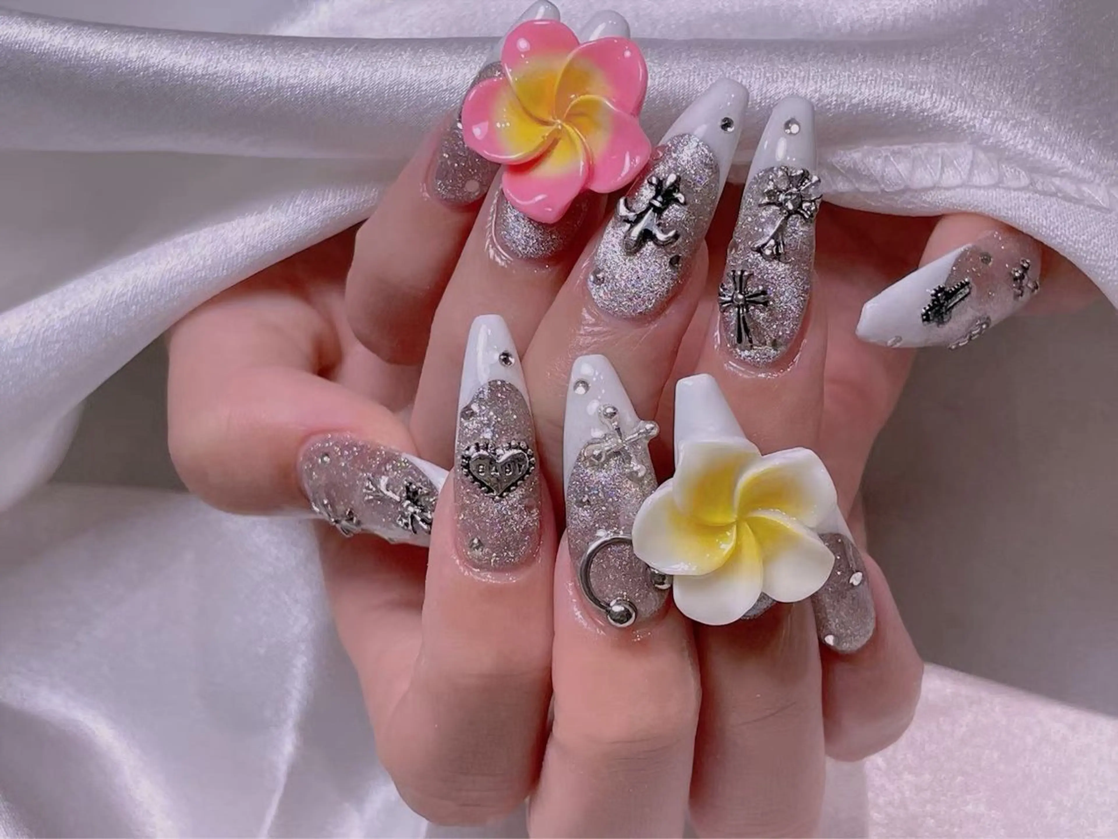 ネイル 長さ出し専門店 RIRIのネイルデザイン