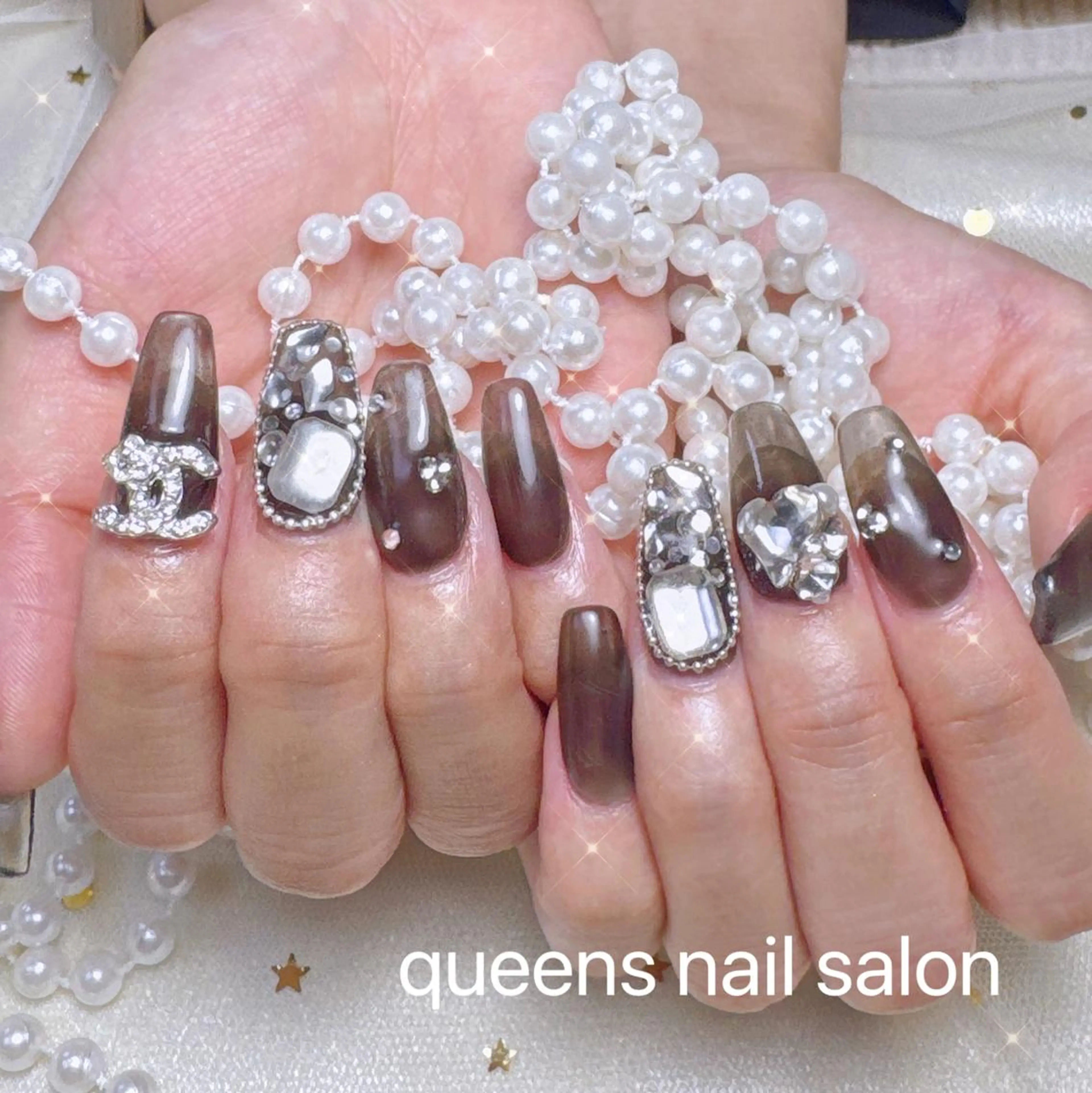 ネイル queensnail 🧸mikaのネイルデザイン