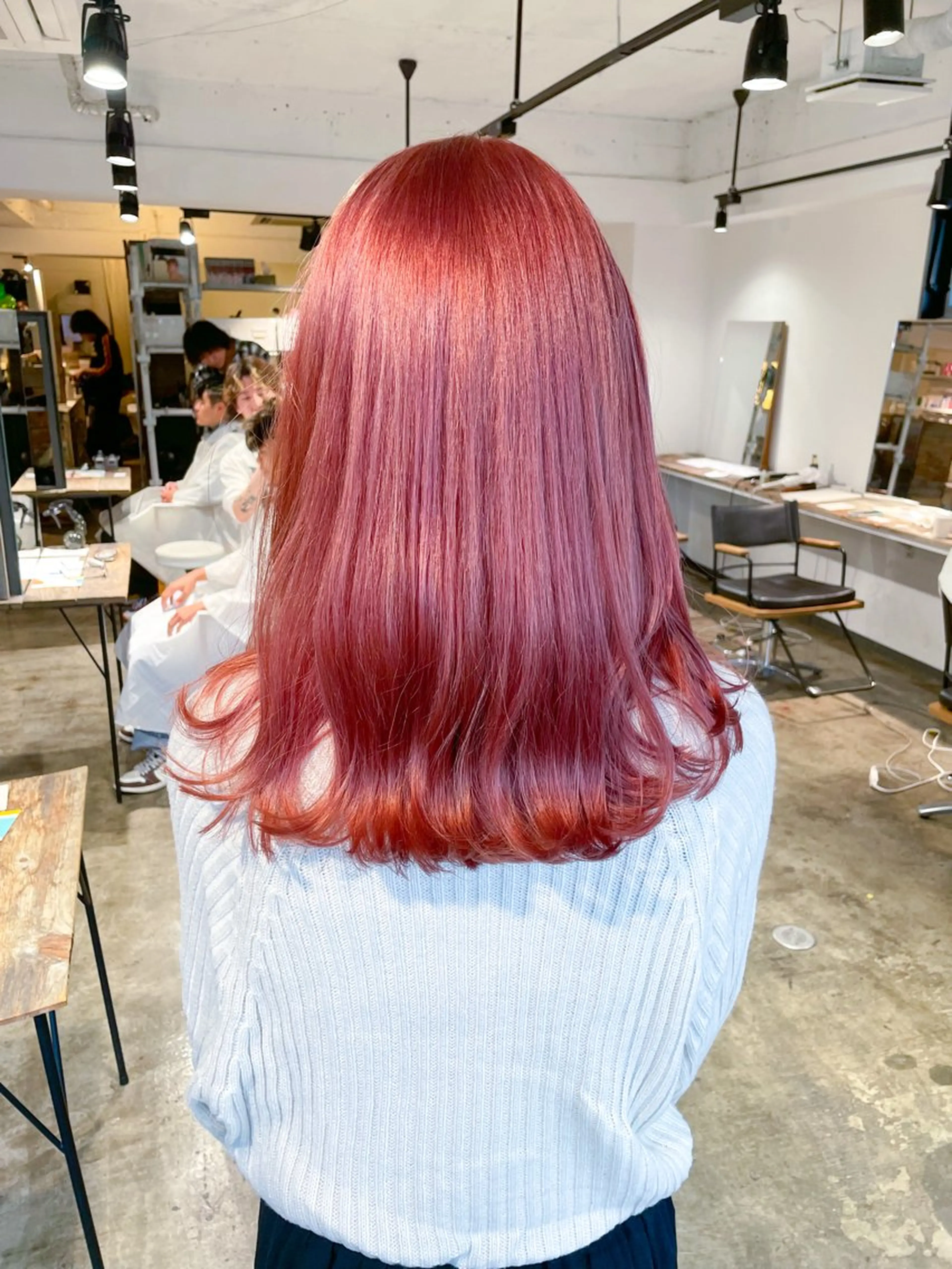 ミディアム カラー ハイトーンカラー ピンクカラー ヘアカラー トリートメント ハイトーン/レイヤー /ケアブリーチ石川治のヘアスタイル