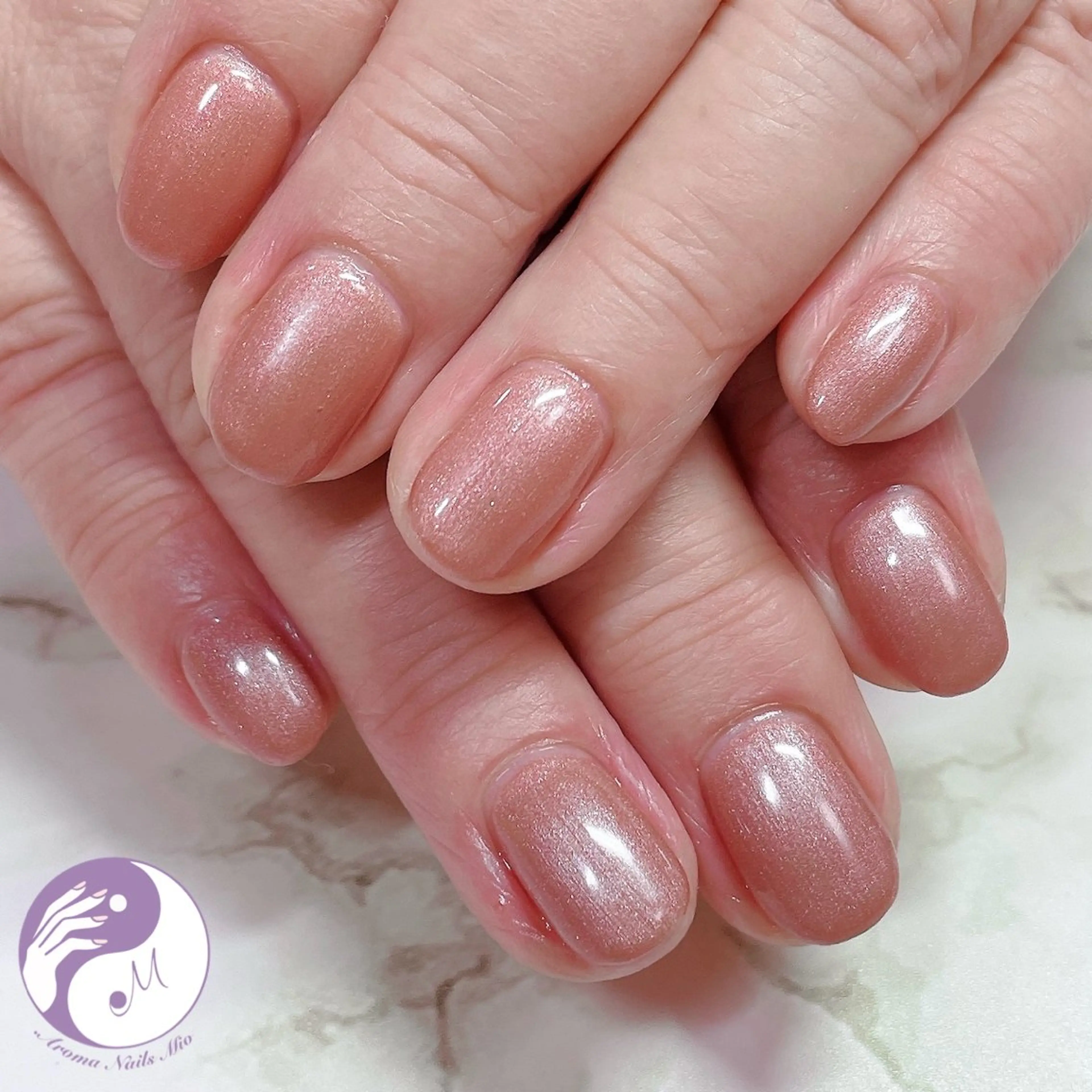 ネイル ジェルネイル ワンカラーネイル 赤色 .Nails Mio 赤羽西ネイルサロンのネイルデザイン