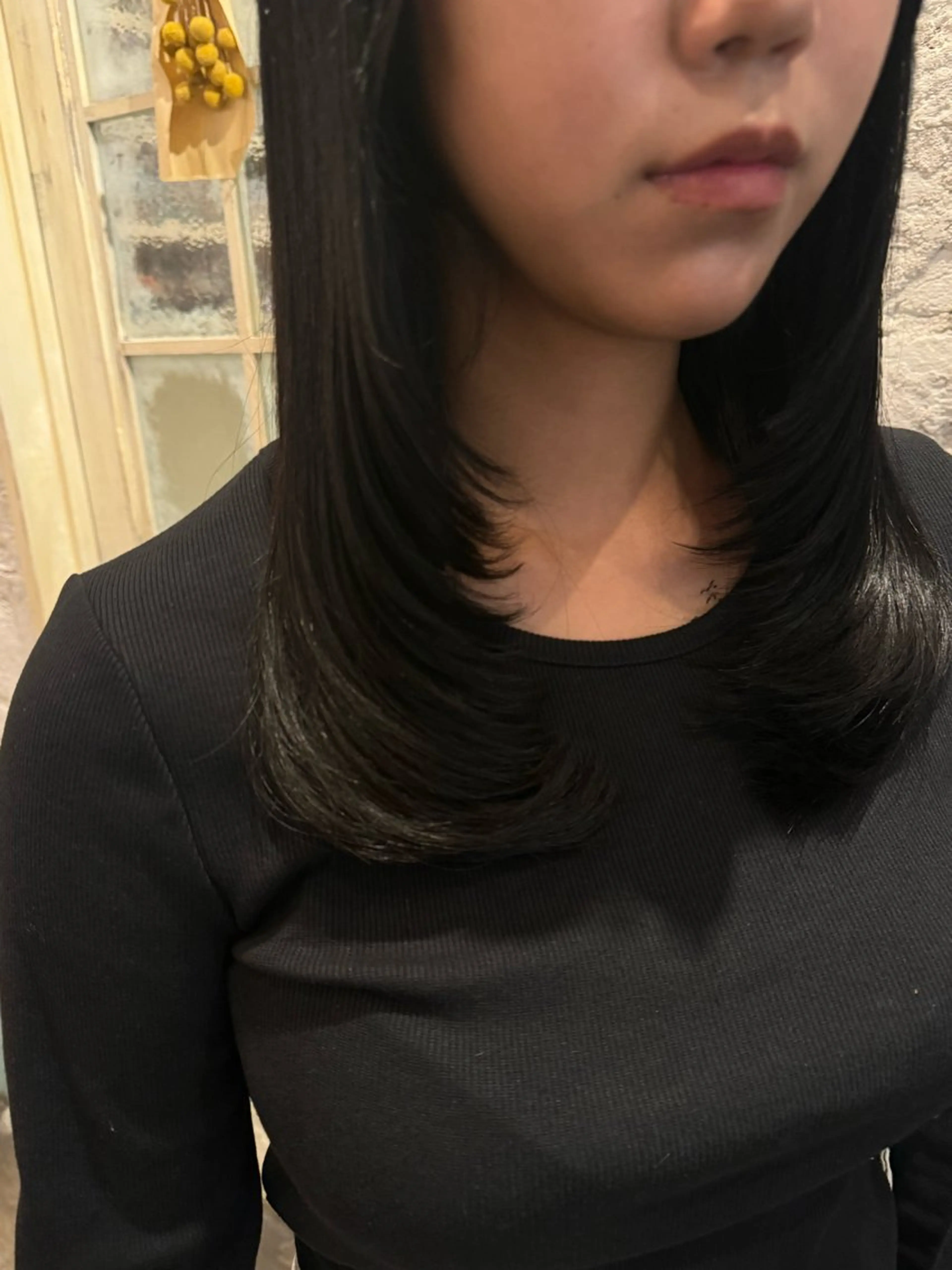 セミロング 小村 理音のヘアスタイル