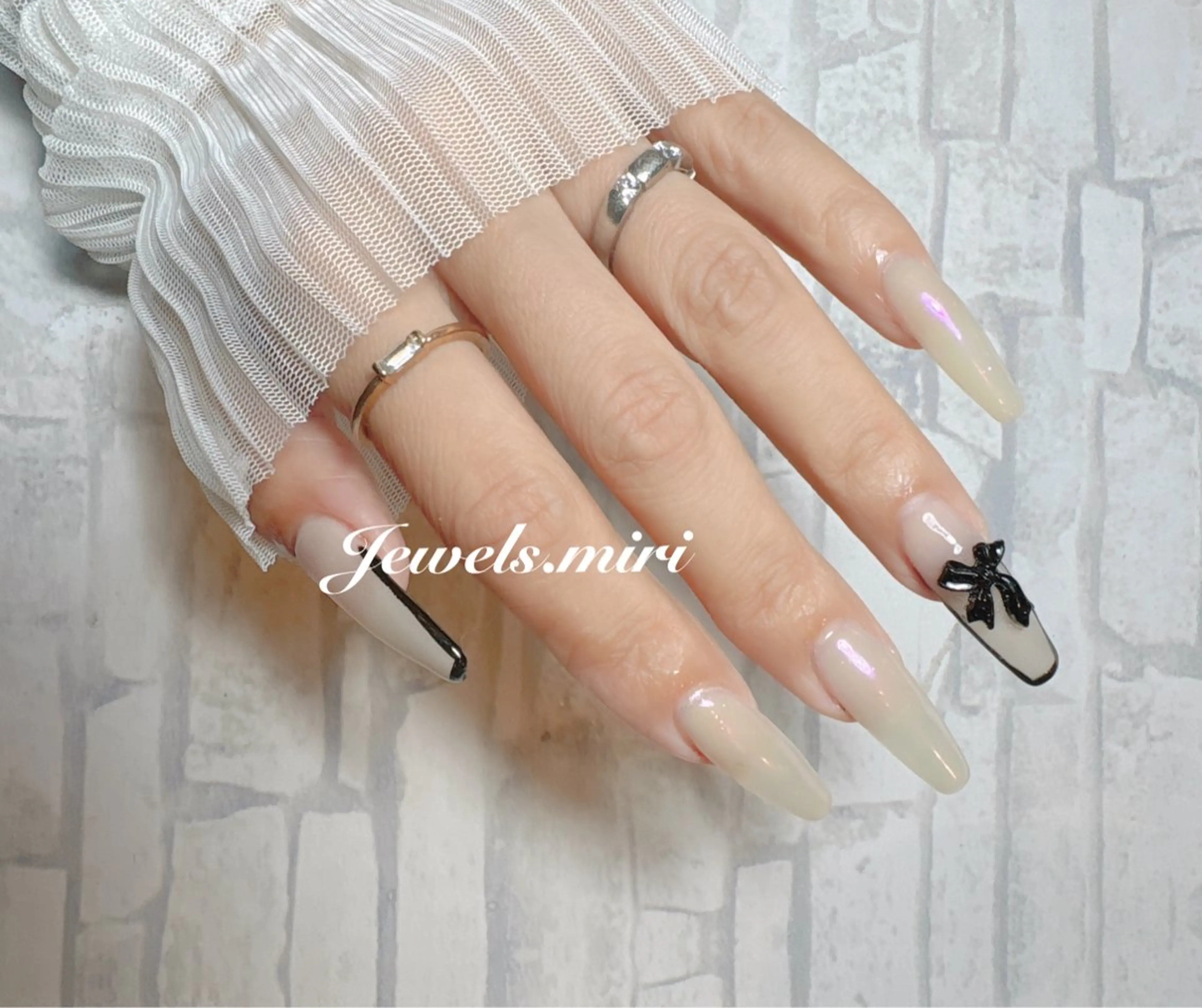 ネイル 持ち込み オフィスネイル ワンカラーネイル リボン シンプルネイル ネイルサロン Jewels Mのネイルデザイン