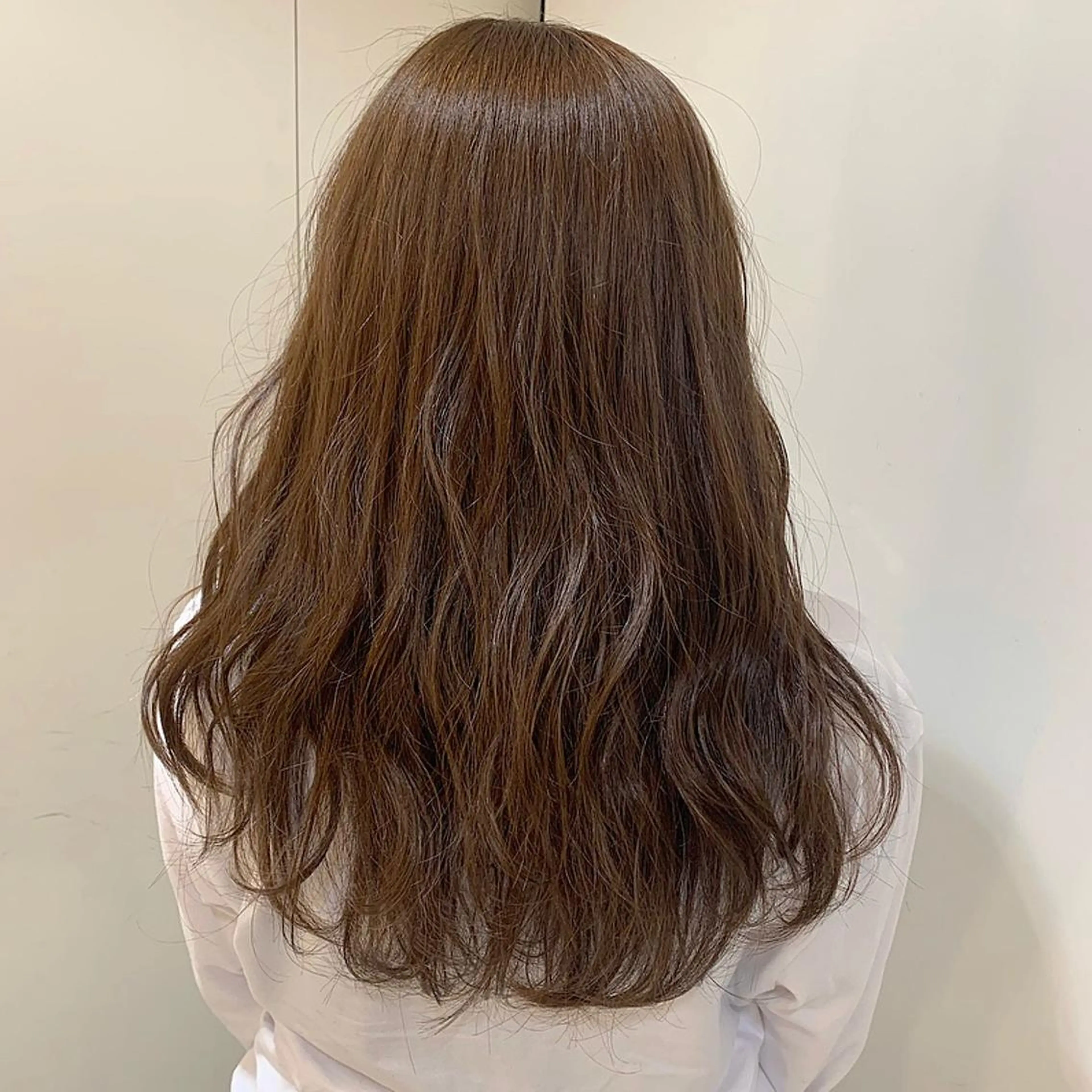 カラー 山口 莉奈のヘアスタイル