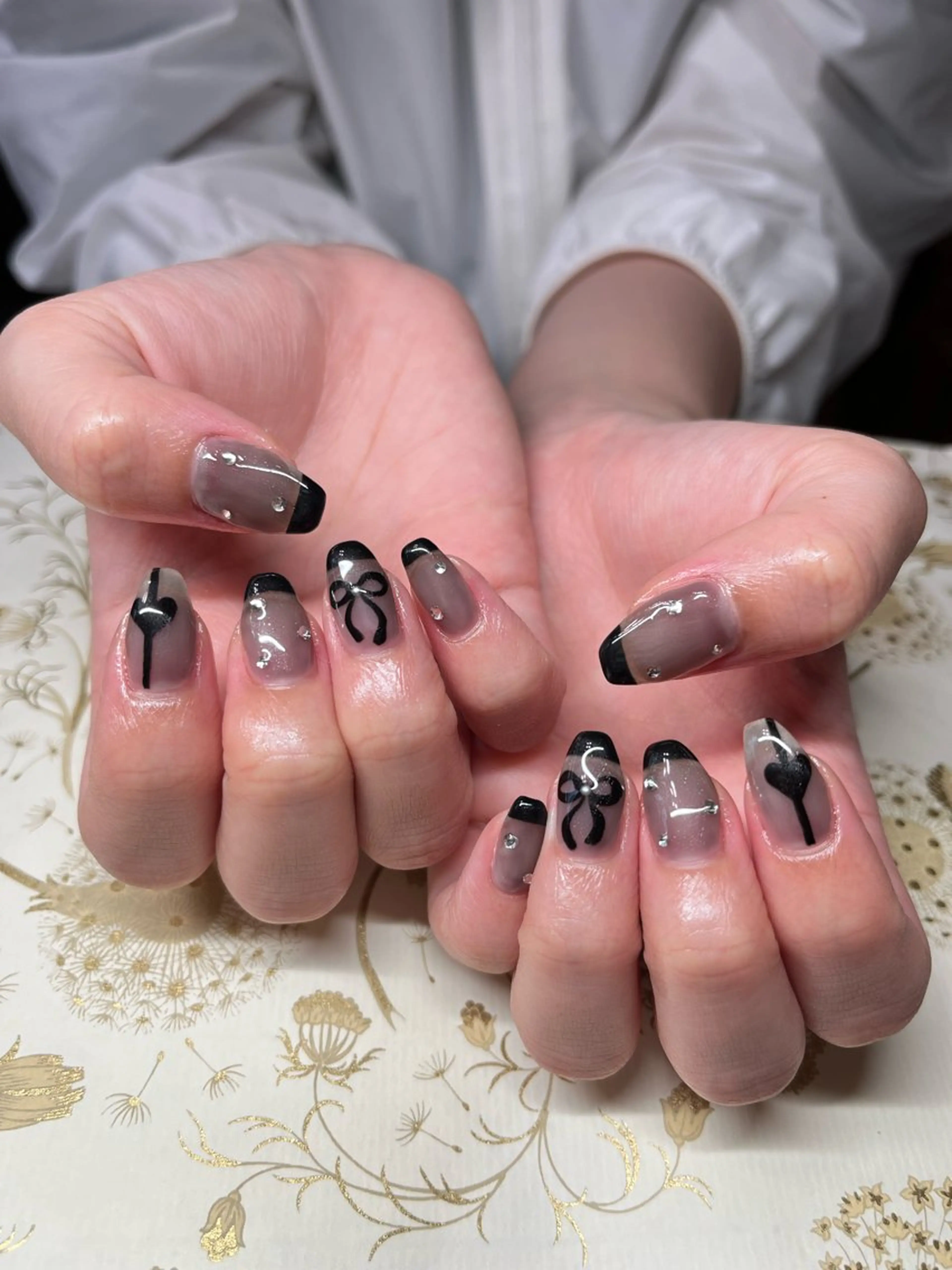 ネイル ハート 持ち込み リボン ストーンネイル ハンドネイル miel nailのネイルデザイン