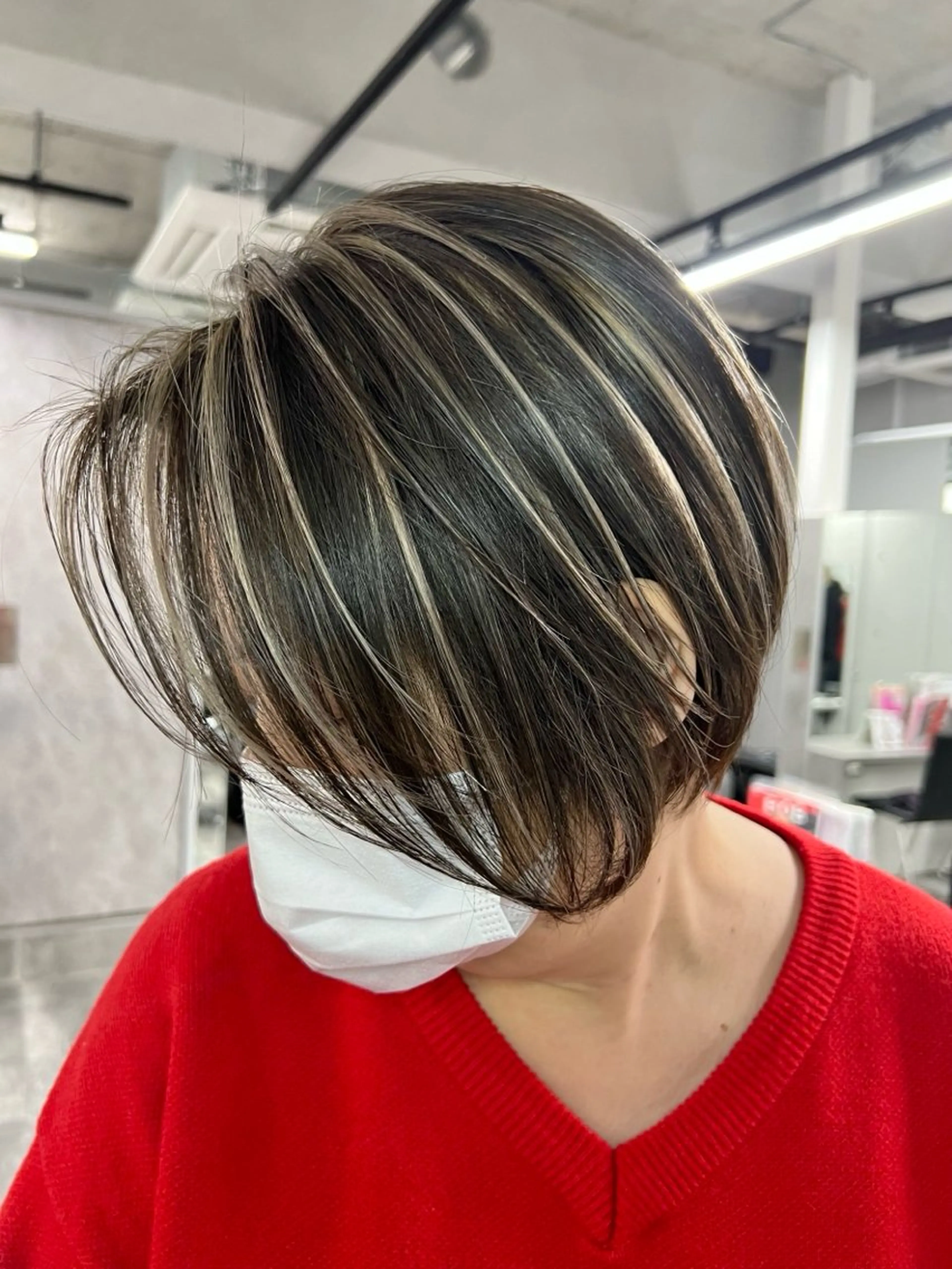 ショート カラー レイヤーカット/ きったん/ハイライトのヘアスタイル