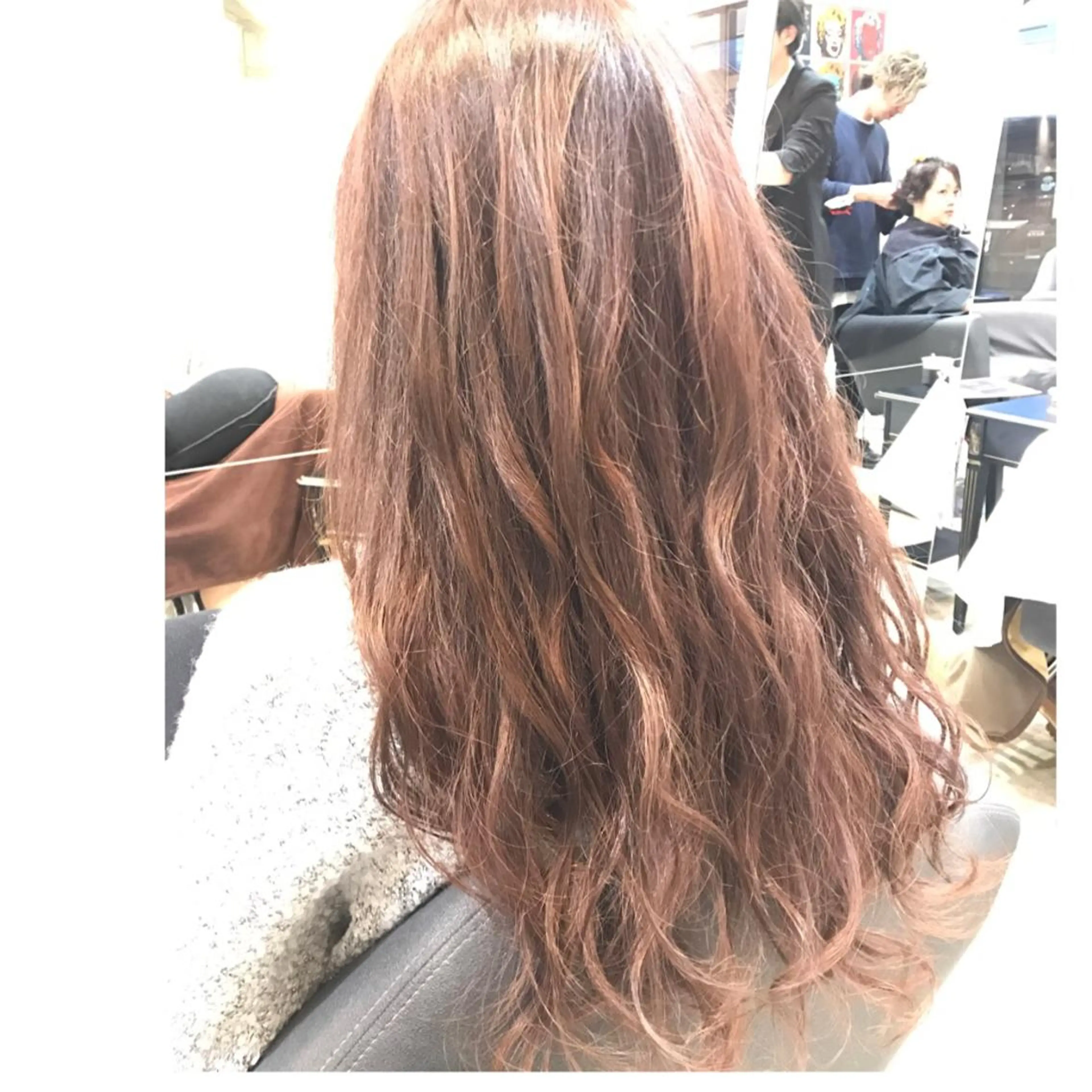 カラー イルミナカラー ピンクカラー ブリーチ特化 梅田本多翔のヘアスタイル