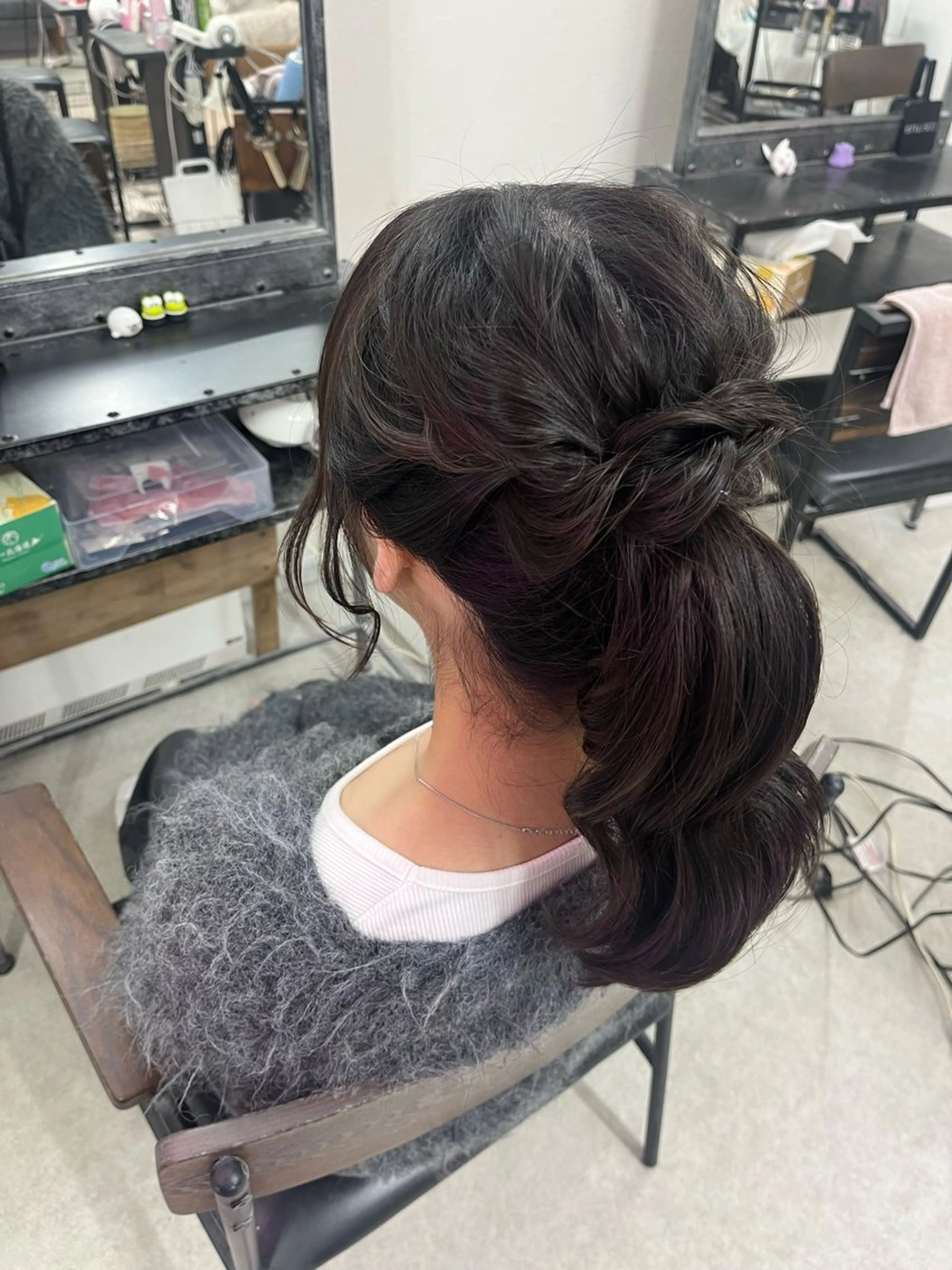 セミロング ヘアアレンジ 山﨑 美空のヘアスタイル