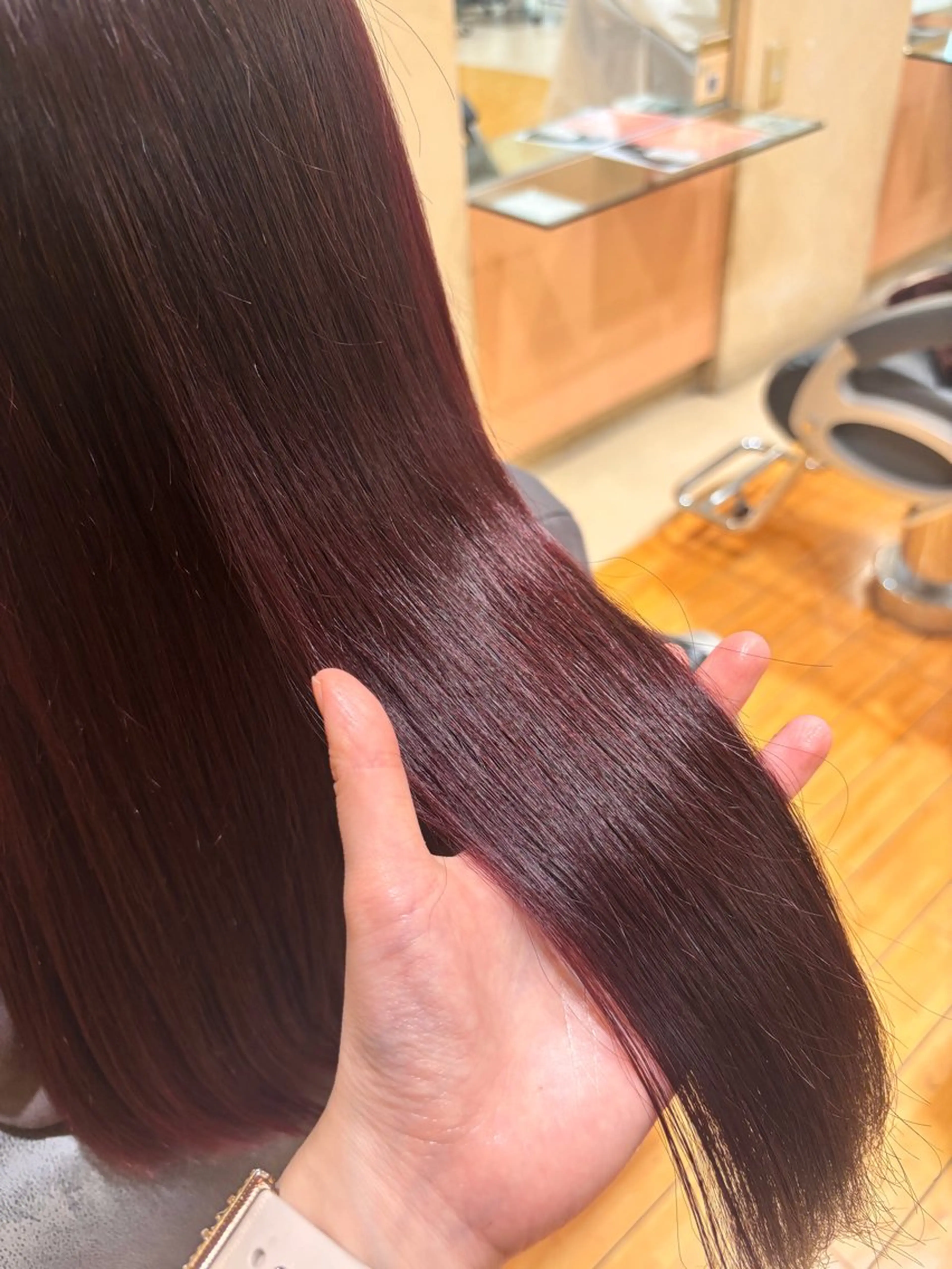 ロング カラー 井上 未悠のヘアスタイル