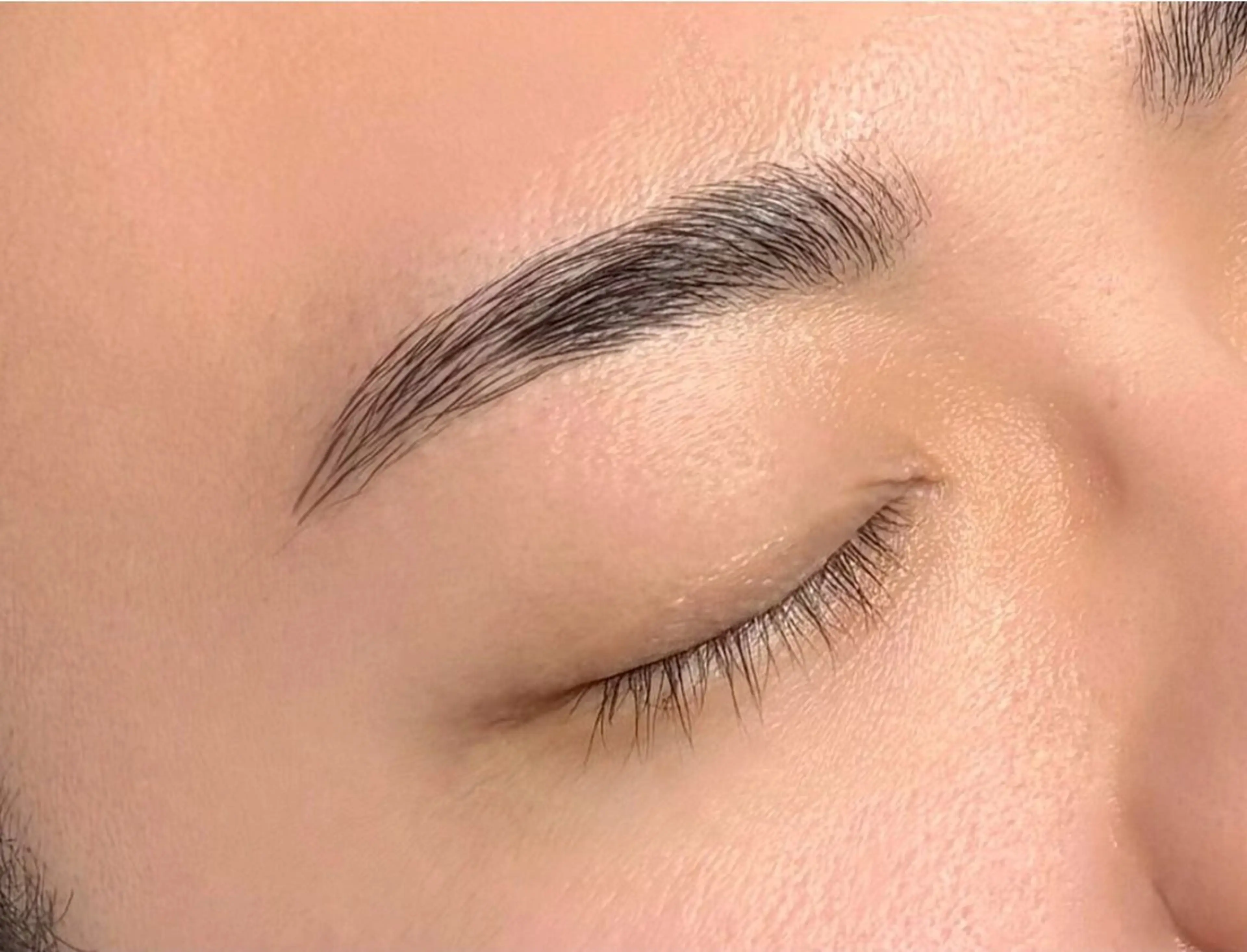 【メンズ▸▸】毛流れ矯正➕垢抜け眉毛wax🚹アイブロウ✍🏻美眉スタイリング𓂃 ¥5600の写真