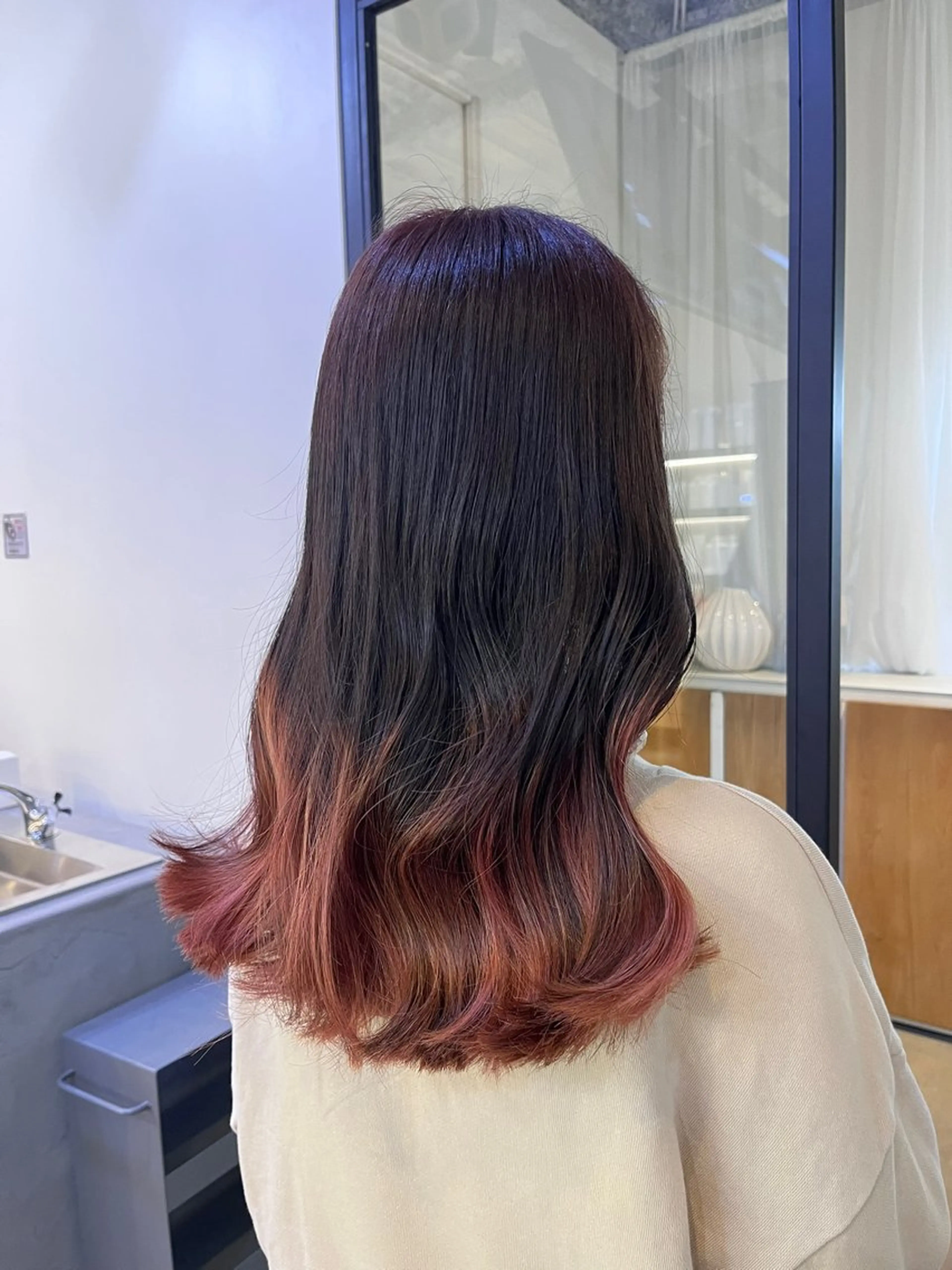 ミディアム カラー ブラウンカラー グラデーションカラー ピンクカラー ピンクブラウン ヘアカラー 友輝 /札幌美容師のヘアスタイル