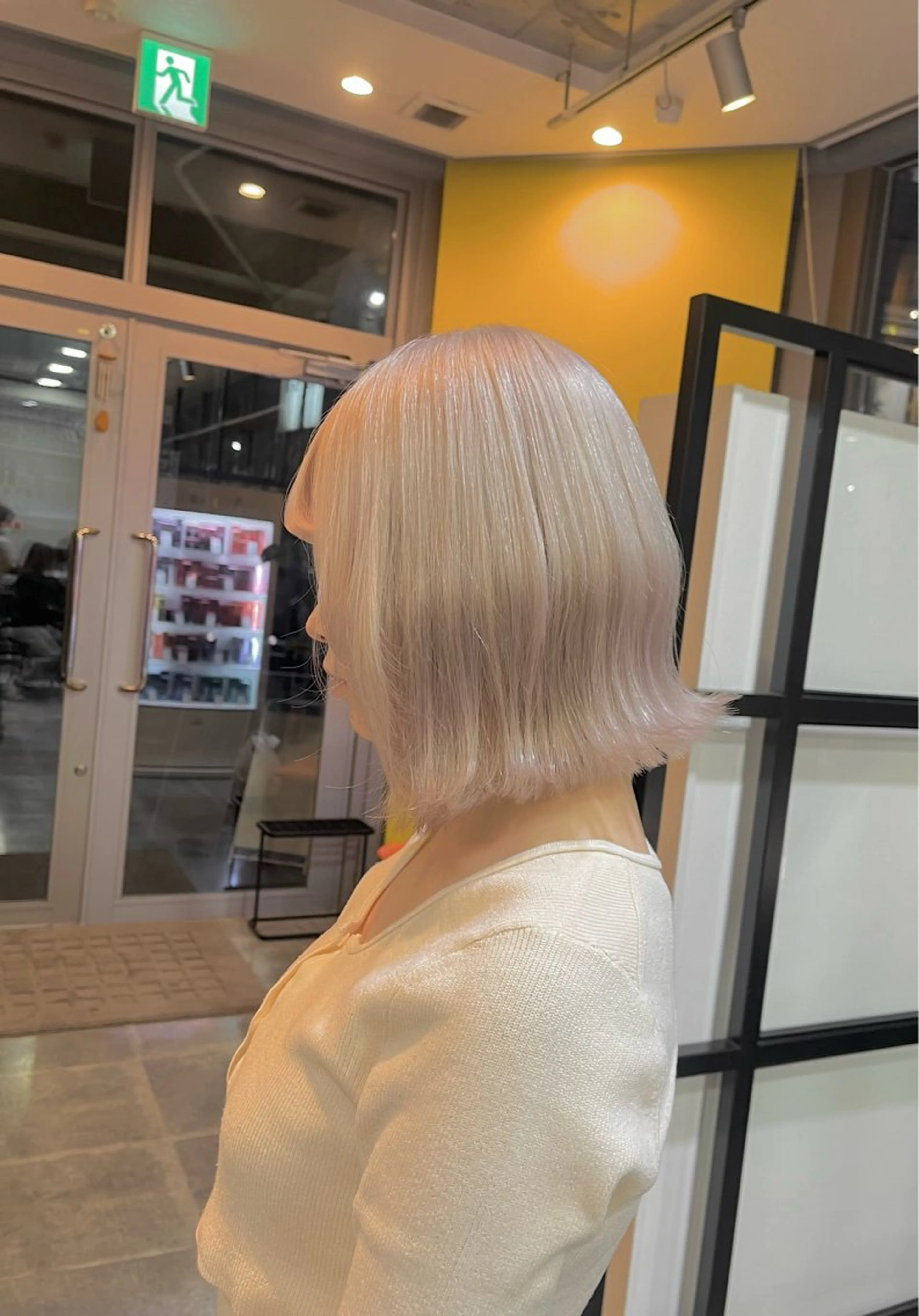 ショート カラー ヘアカラー ハイトーンカラ ー/小川のヘアスタイル