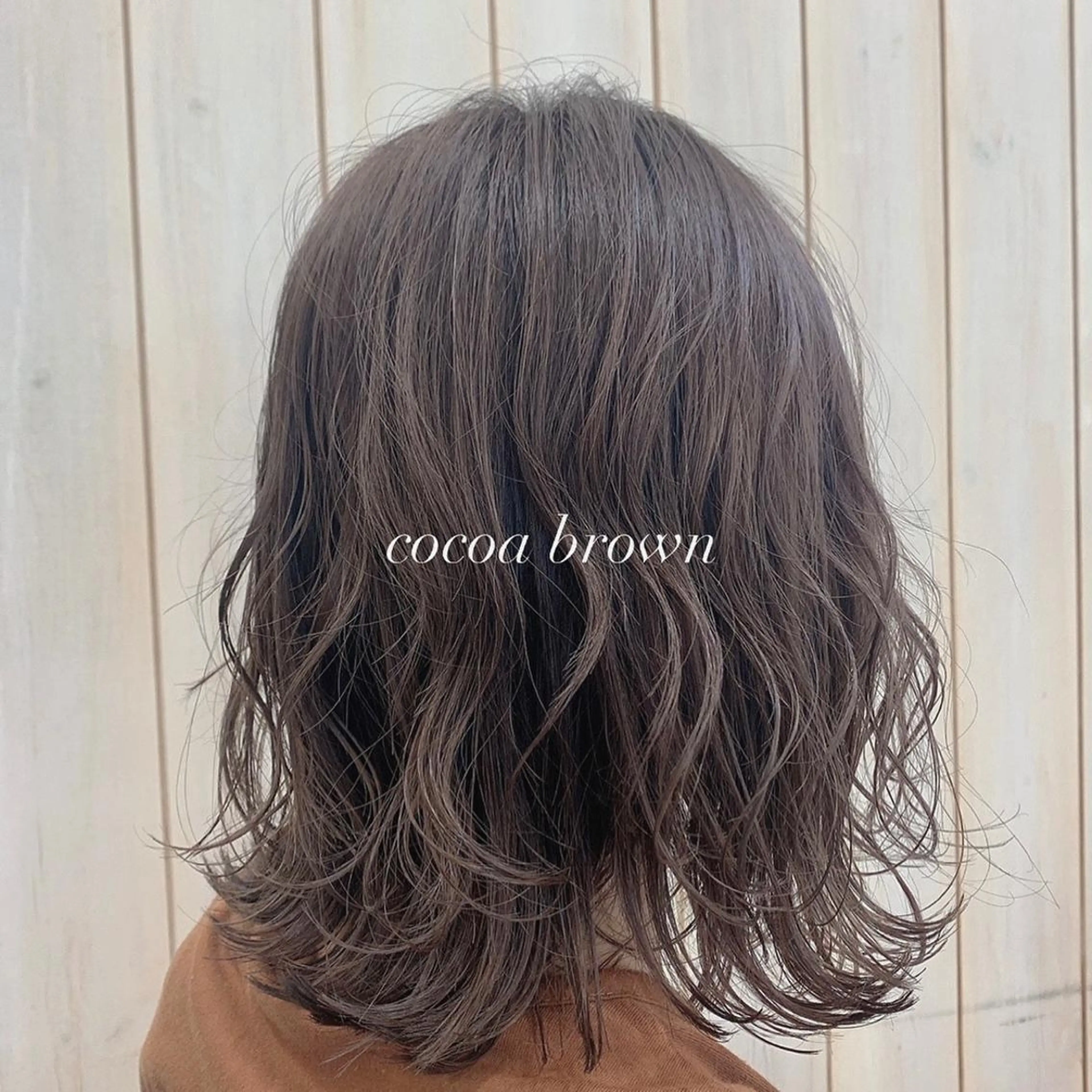 ミディアム カラー 中井 茅佳のヘアスタイル