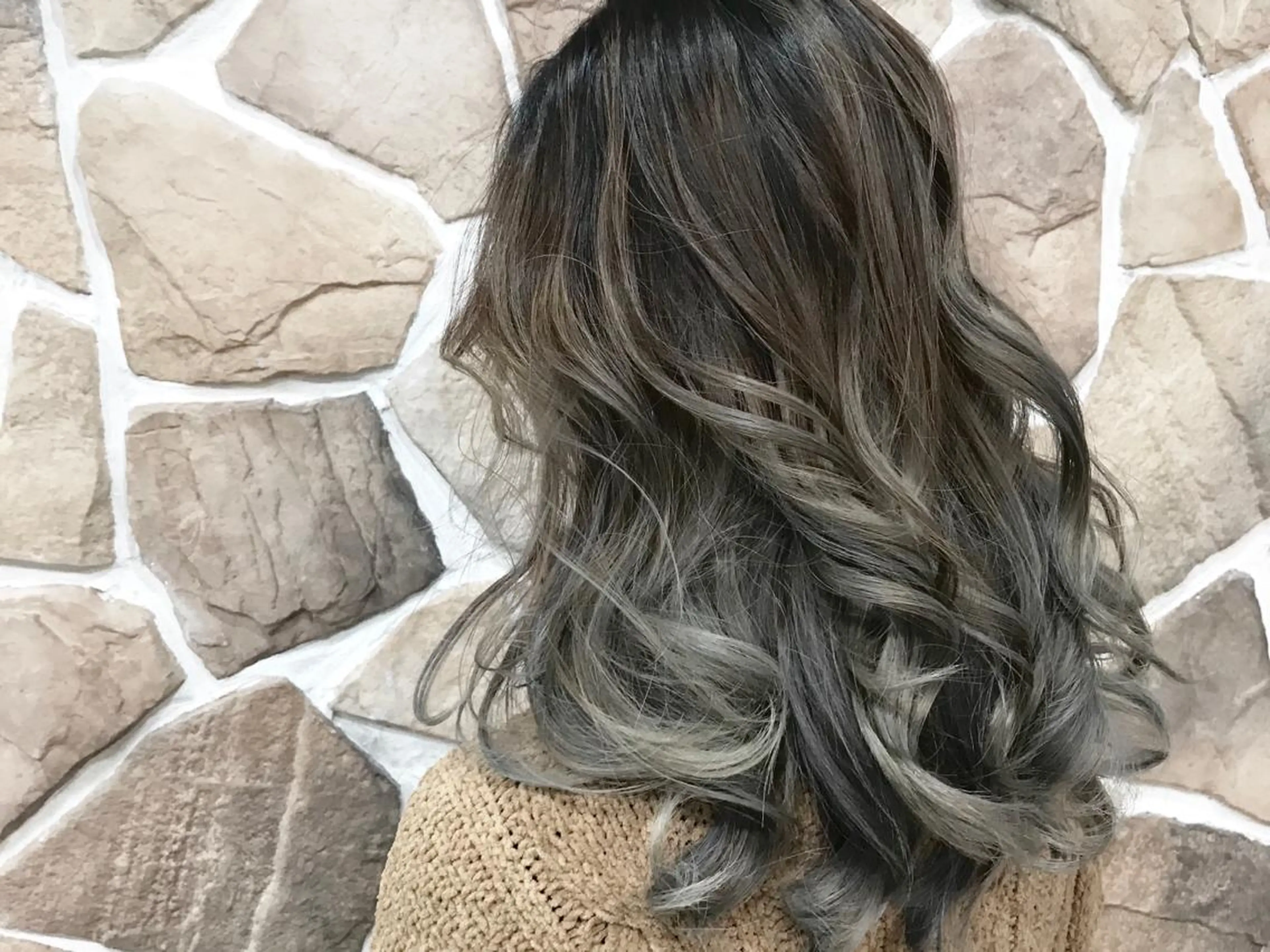 ミディアム カラー エリアNo.1カラー ⭐️hikaru⭐️のヘアスタイル