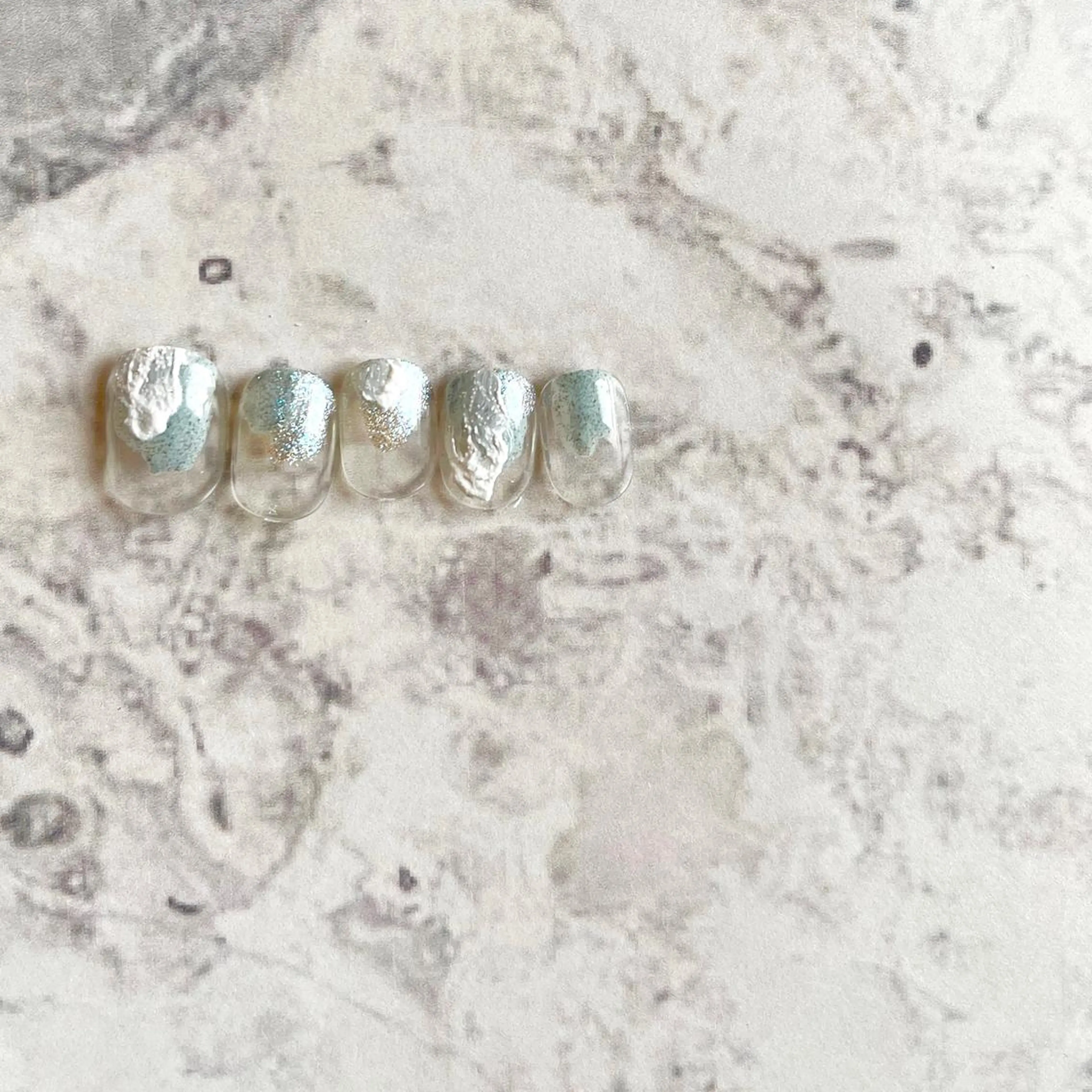 ネイル ブルー ニュアンスネイル 夏ネイル フリーランス¨̮⃝ ネイリストOKADAのネイルデザイン