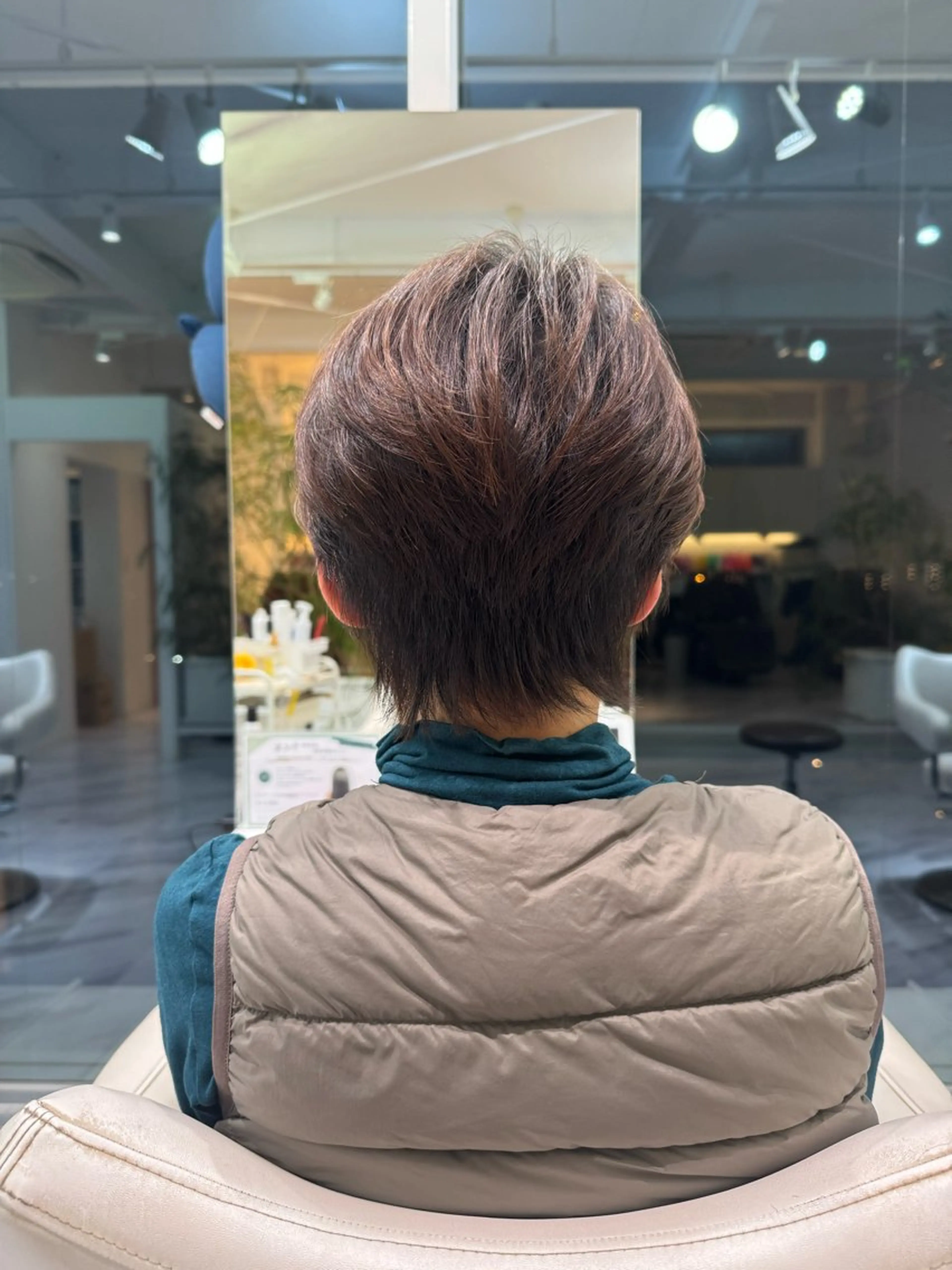 ショート 新美 恵里子のヘアスタイル