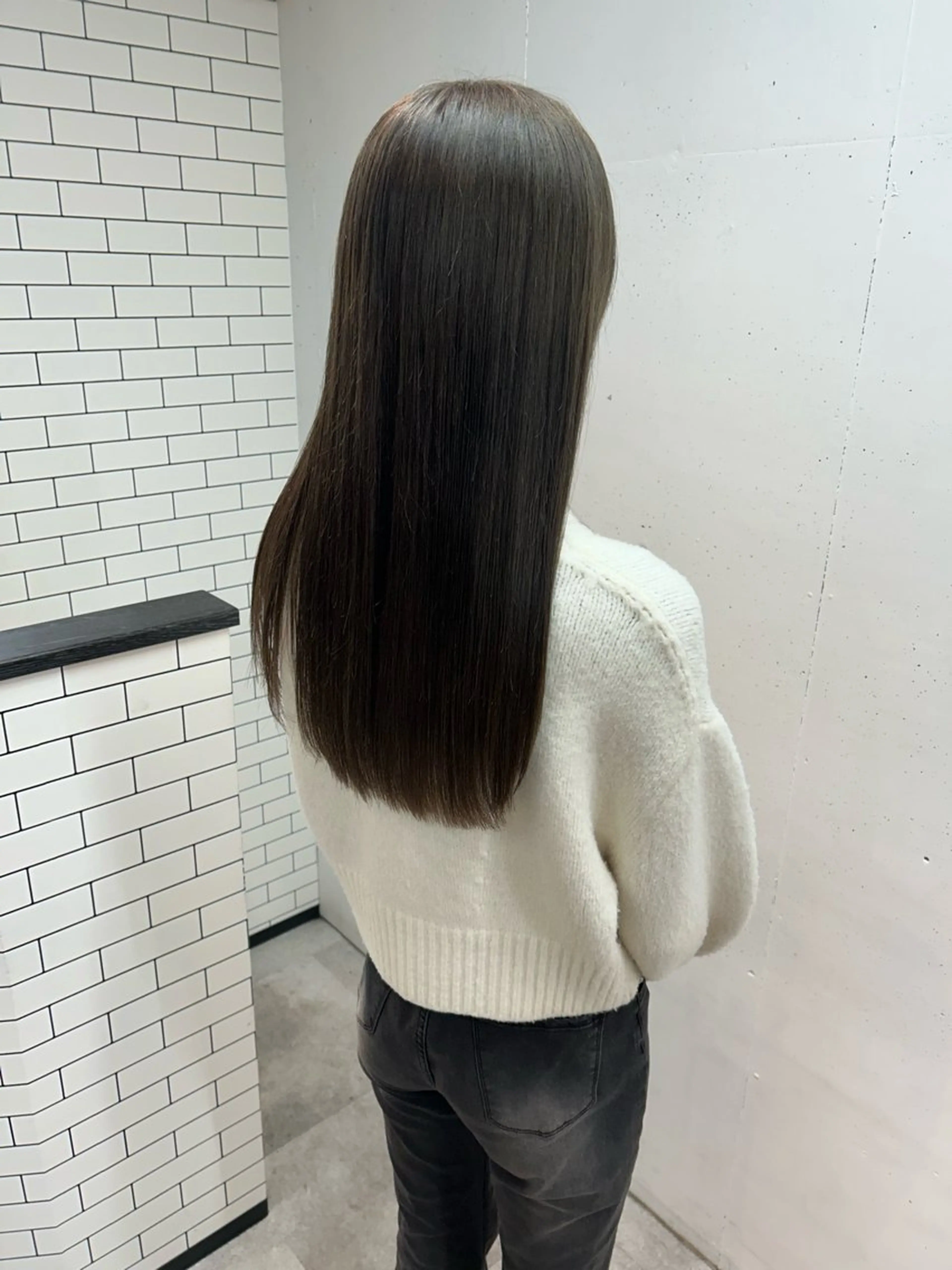 ミディアム カラー グレージュ オリーブグレージュ オリーブグレー ヘアカラー トリートメント ウルフカット レイヤーカット上柿のヘアスタイル