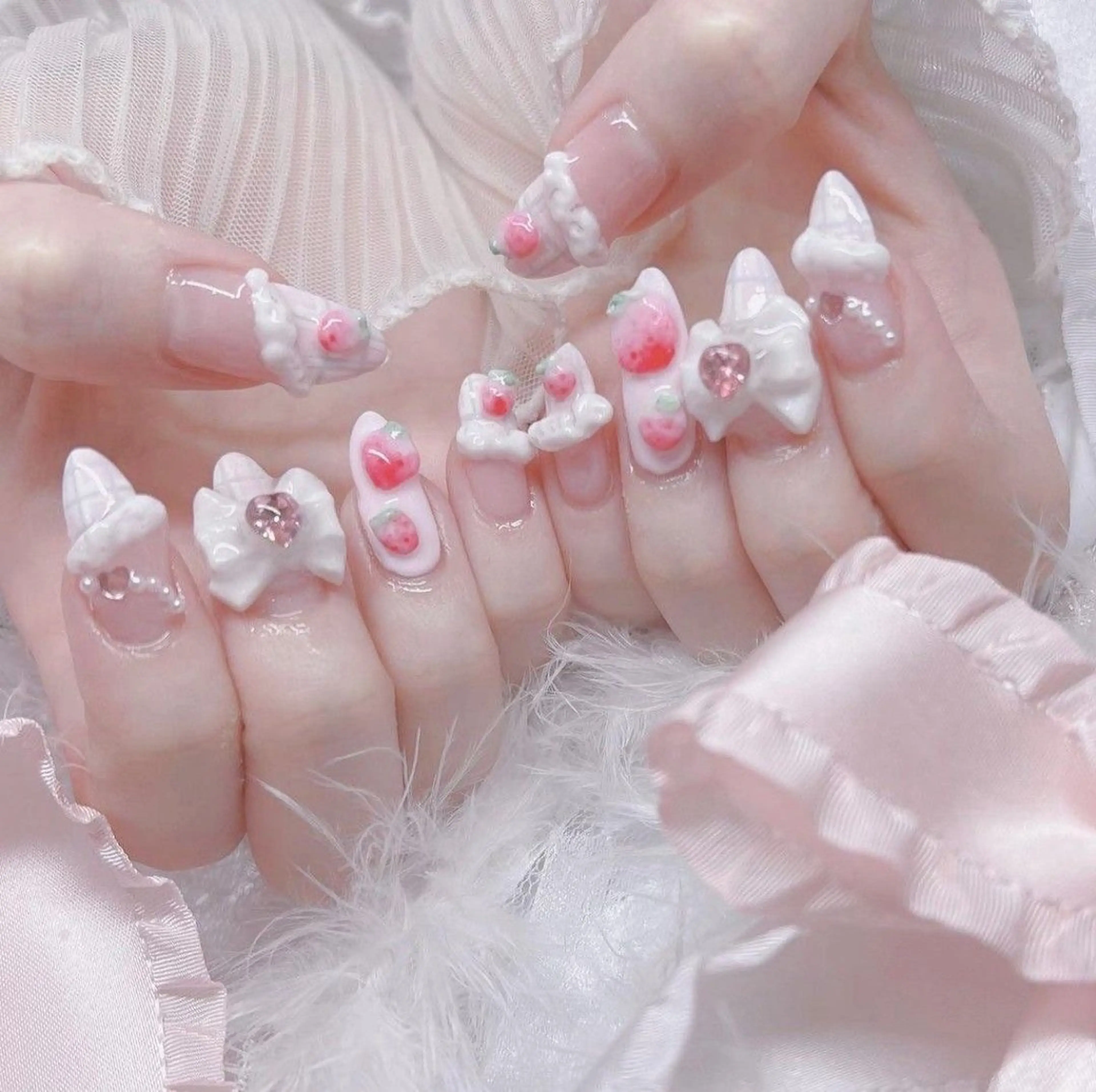 ネイル マグネットネイル ミラーネイル ピンク ネイルチップ 冬ネイル Lee Nailsのネイルデザイン