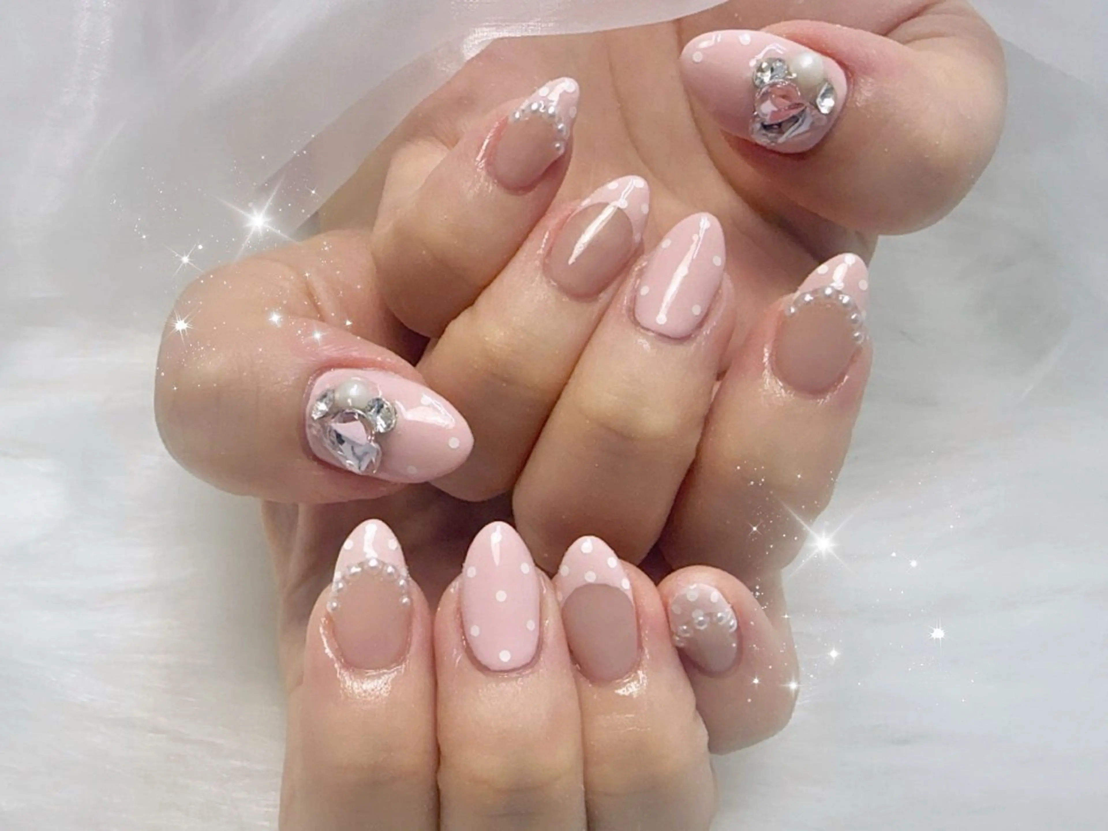 ミディアム ハンドネイル Lili Nail Studio西荻窪店のネイルデザイン