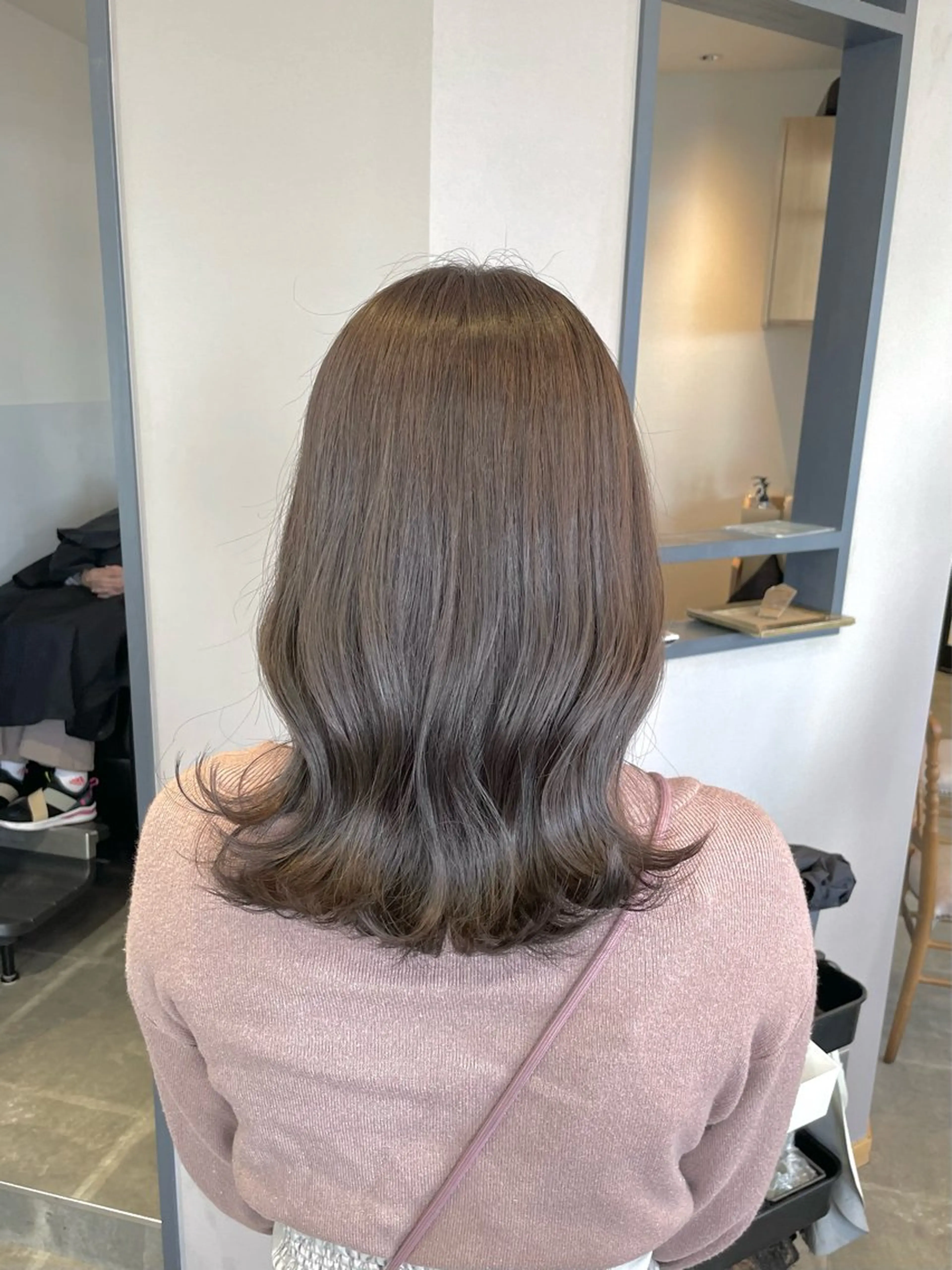 セミロング カラー 西村 れいのヘアスタイル