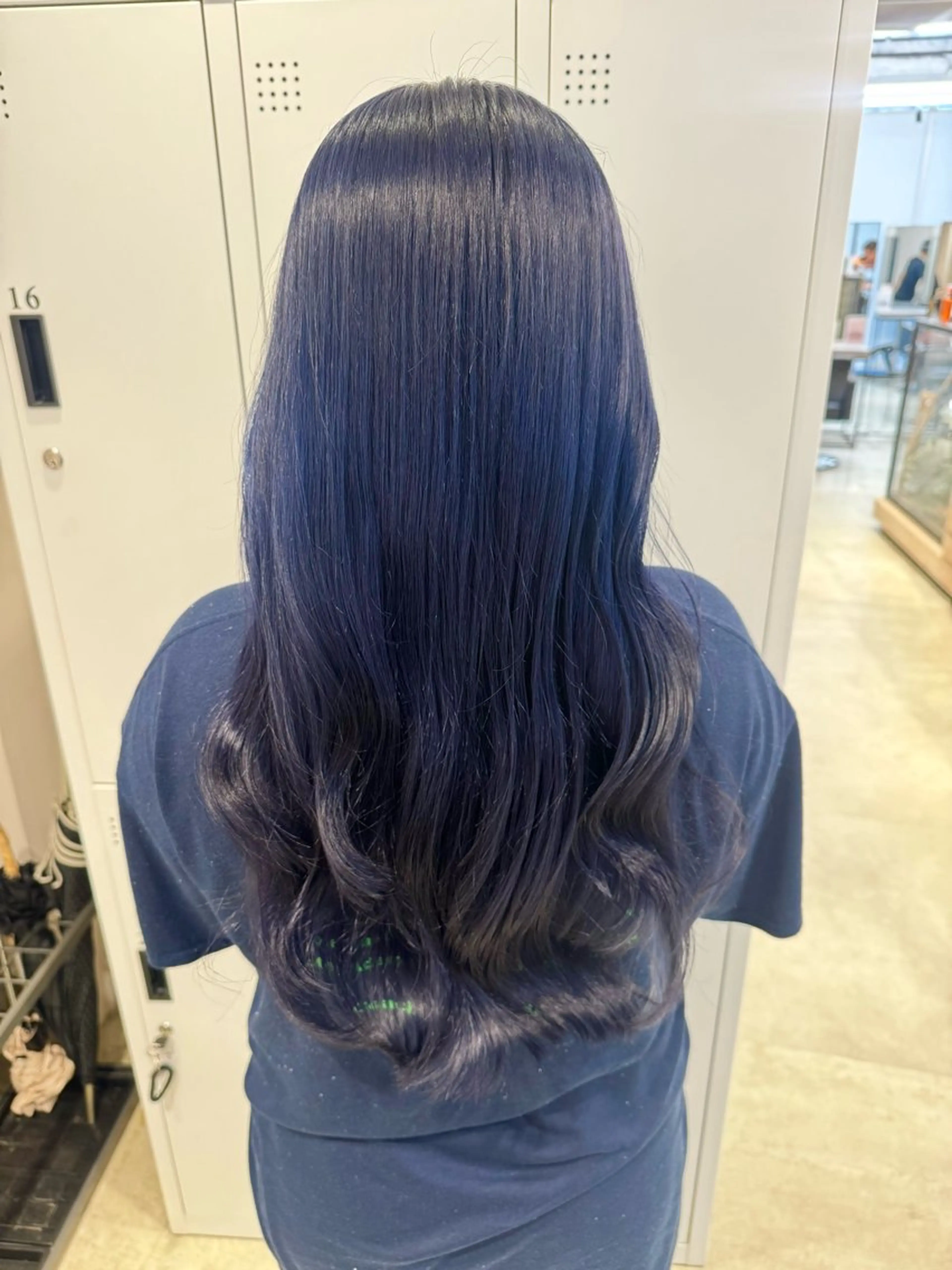 カラー ブリーチ ブルーカラー ネイビーカラー 透明感カラー✨艶髪 制作🌱山根あゆみのヘアスタイル