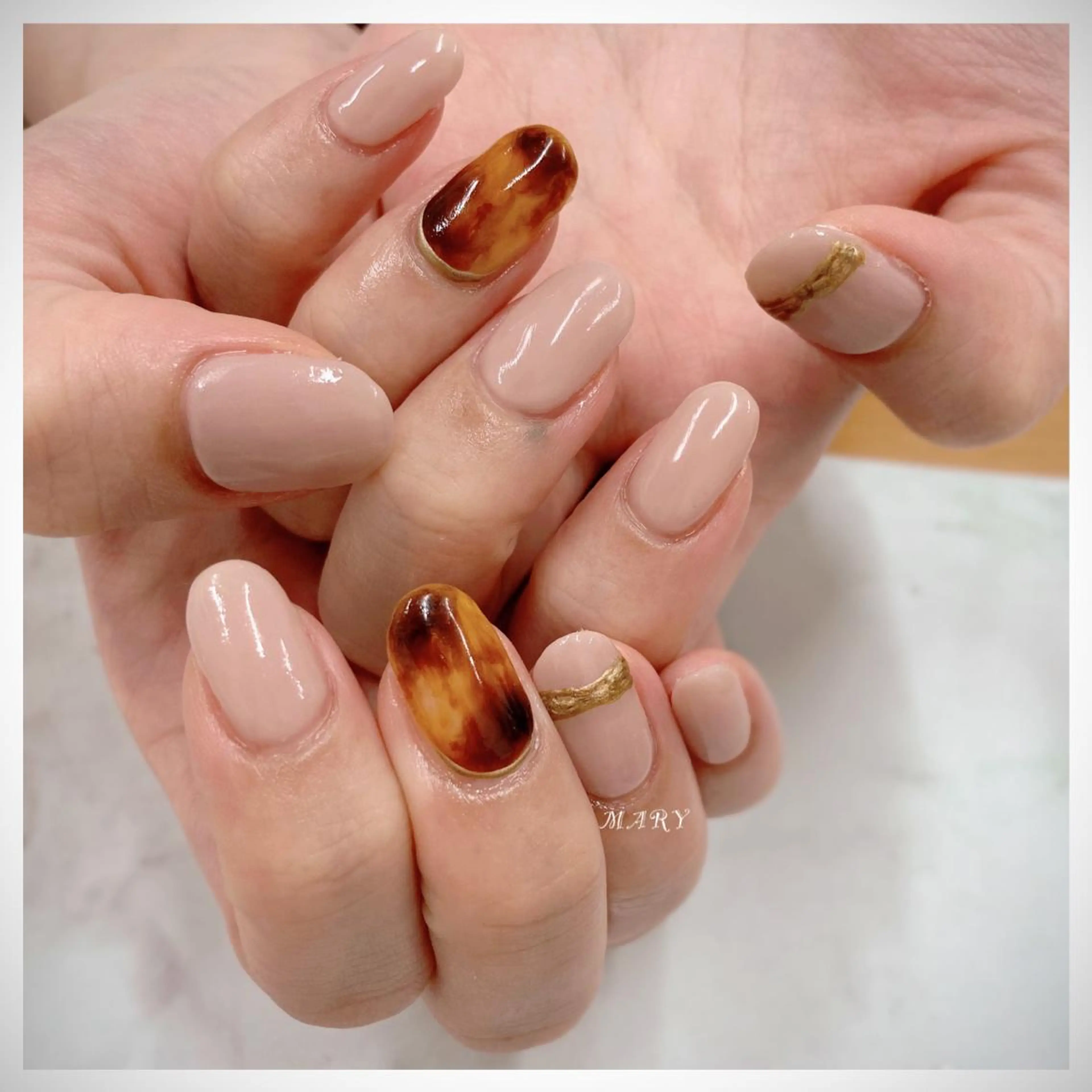 ネイル べっ甲ネイル ニュアンスネイル ワンカラーネイル ハンドネイル Mary nail .narumiのネイルデザイン