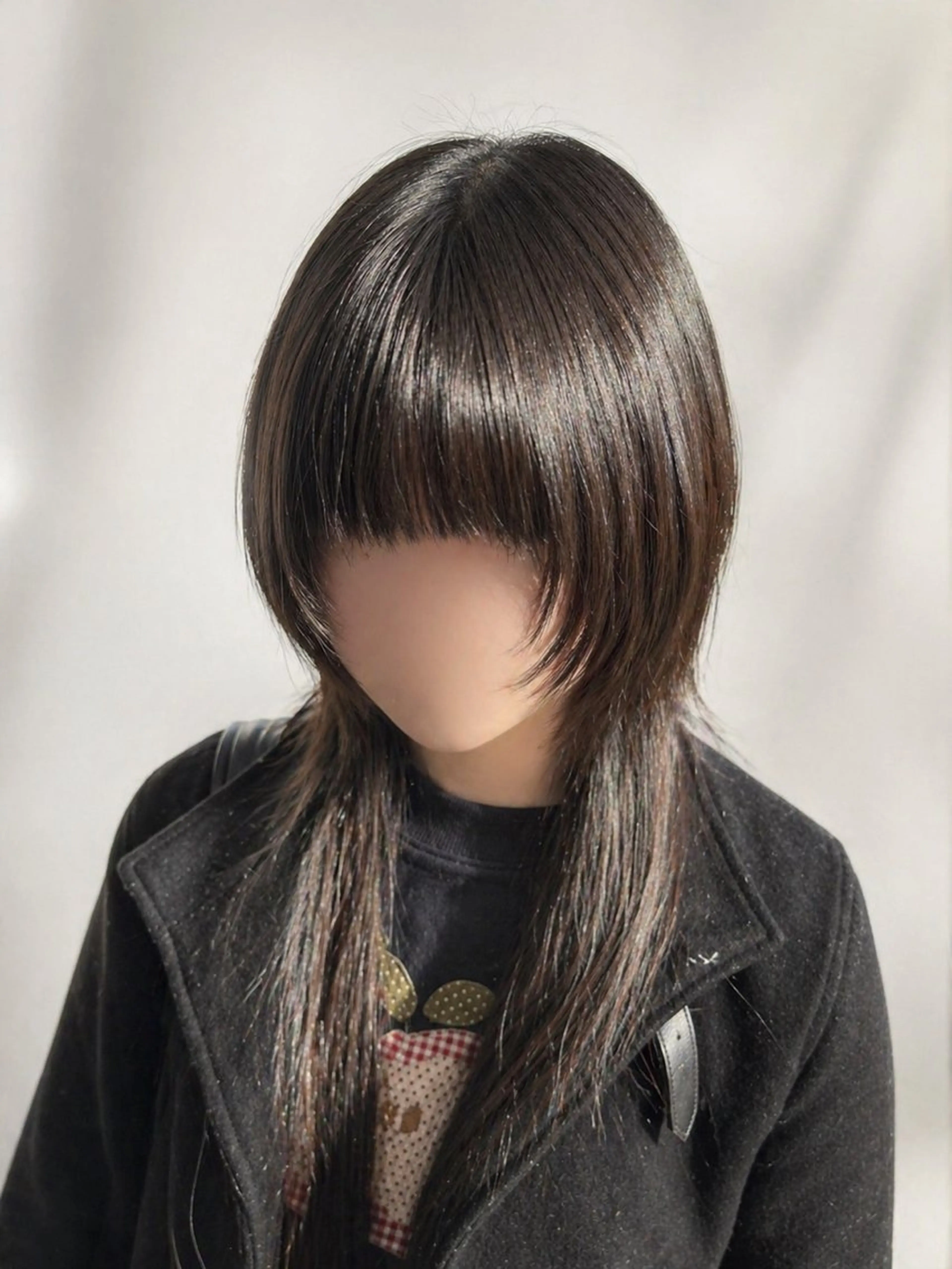 セミロング ウルフカット カット y2k/ウルフ/ 個性派カラーkiraのヘアスタイル