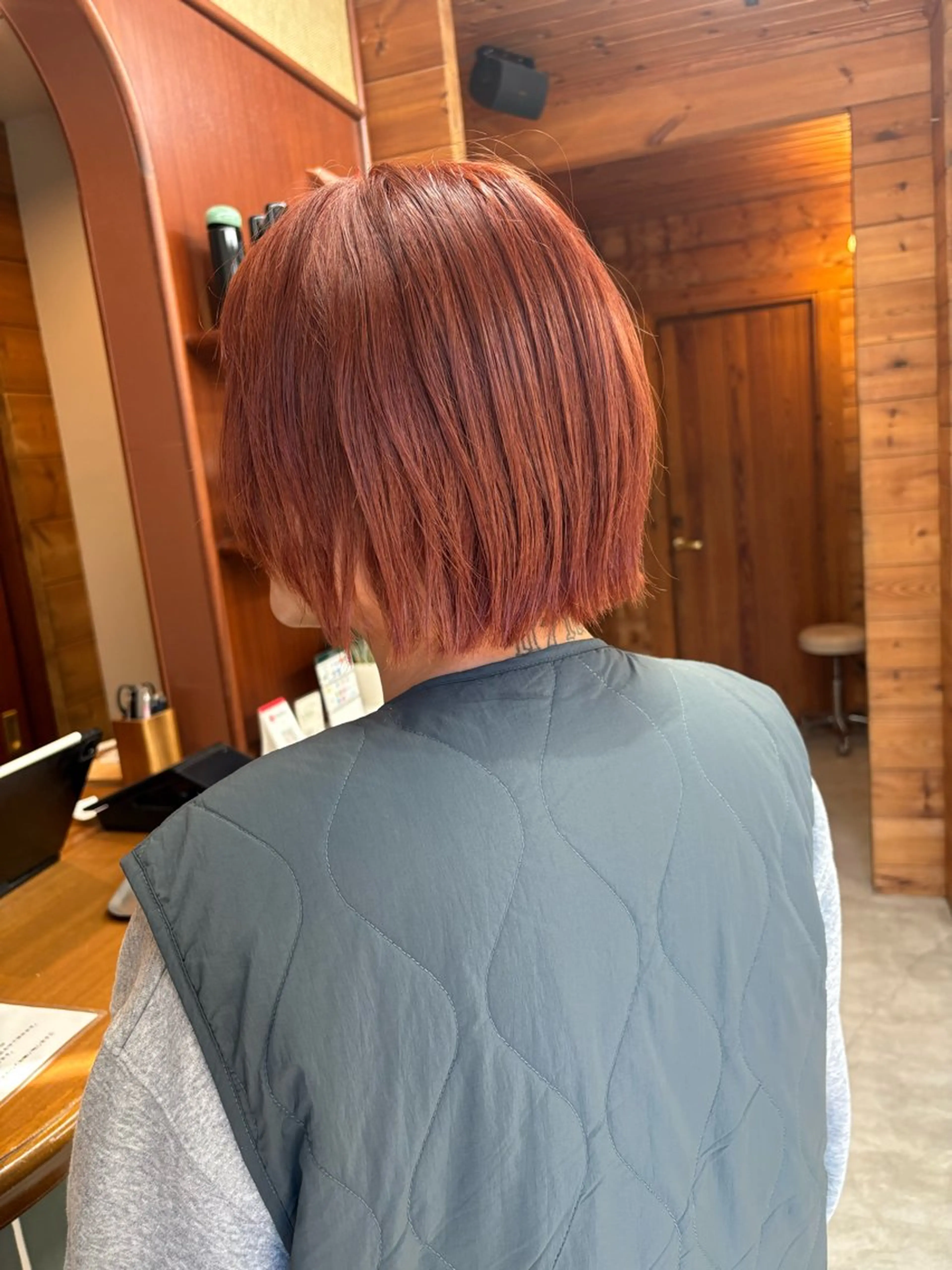 ショート カラー オレンジ ボブ カット ヘアカラー 五十嵐 雄毅のヘアスタイル