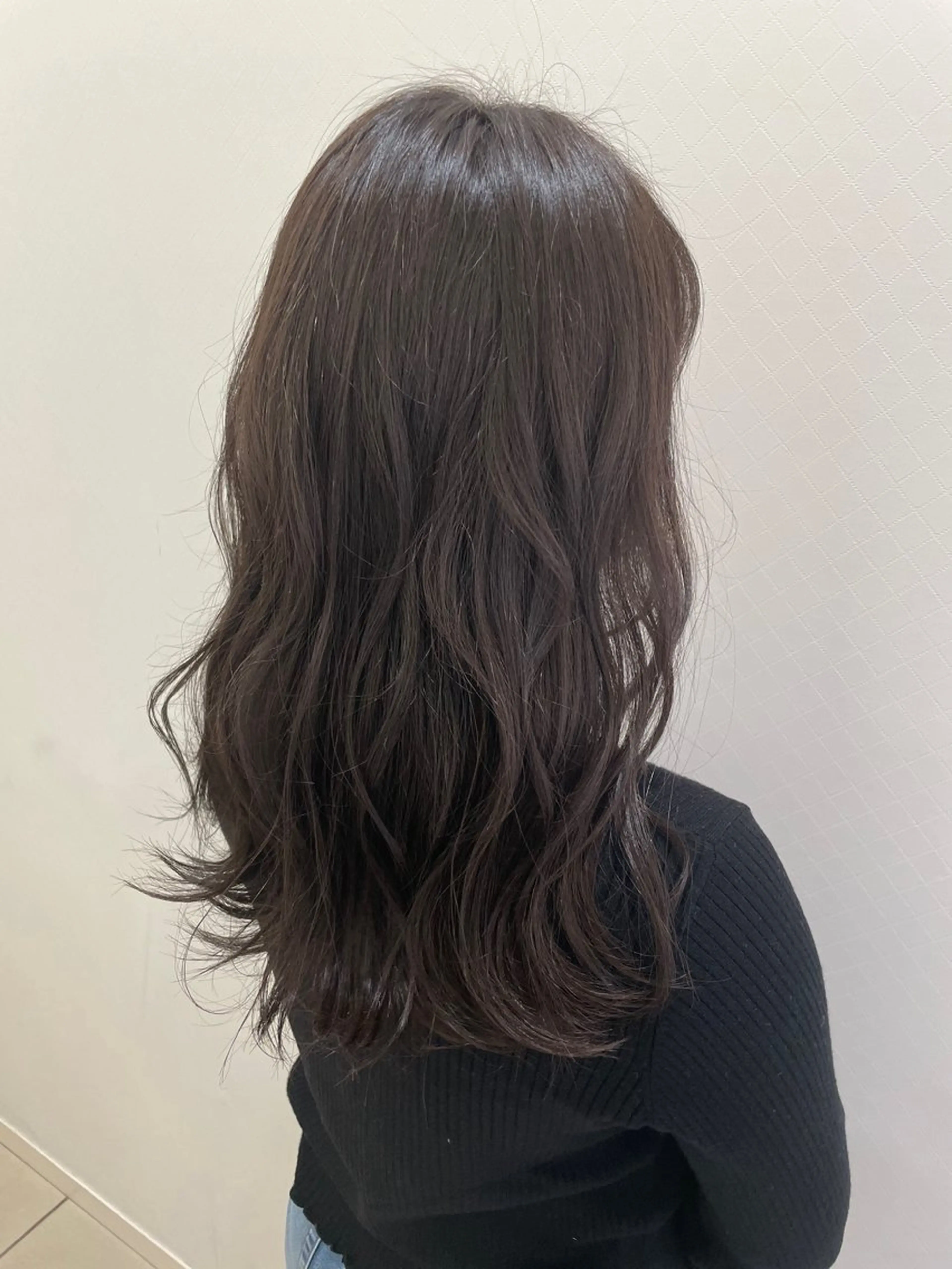 セミロング カラー 井上 愛里のヘアスタイル