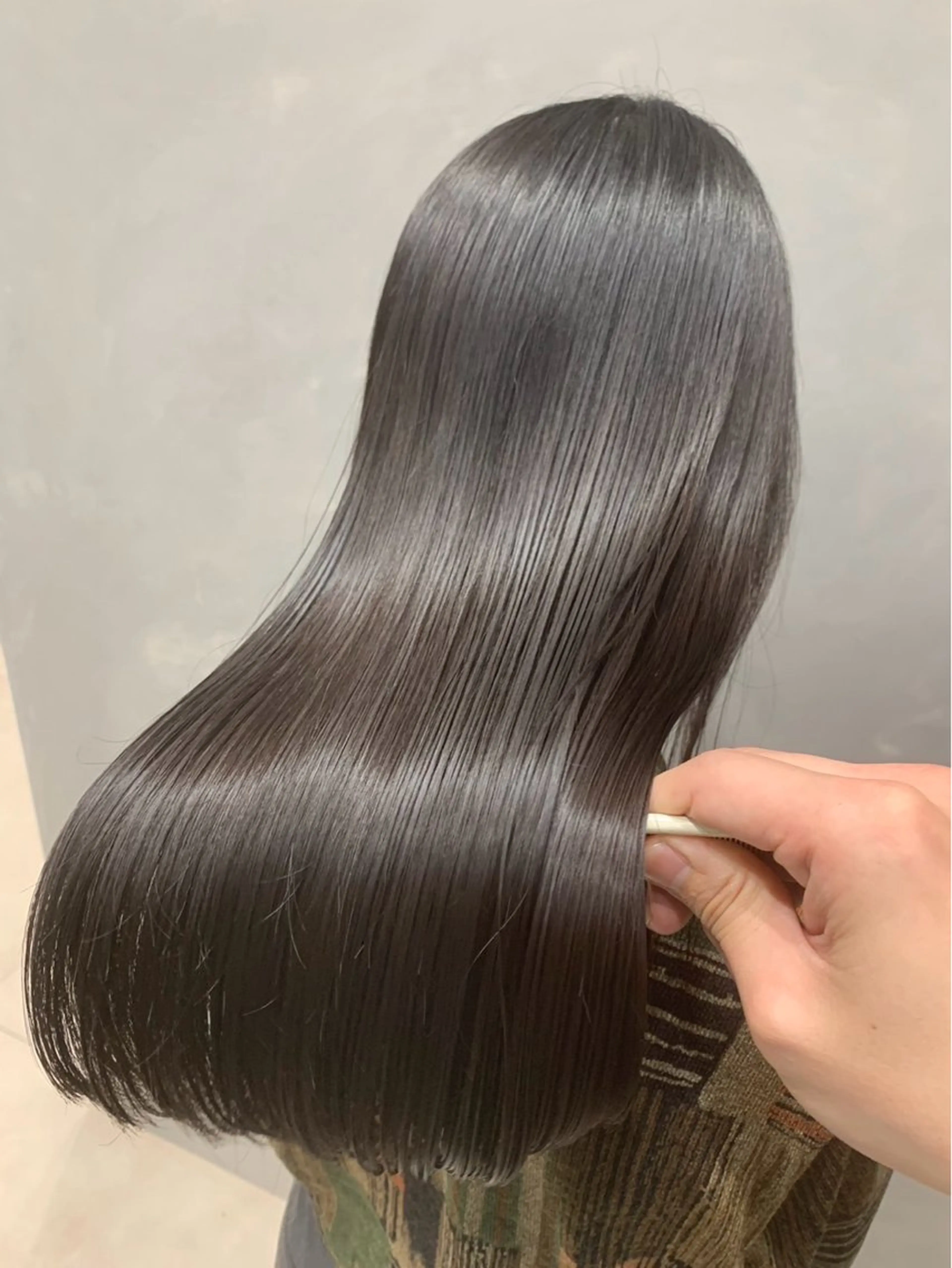 カラー アッシュ ヘアカラー トリートメント カラーモデル Takahataのヘアスタイル