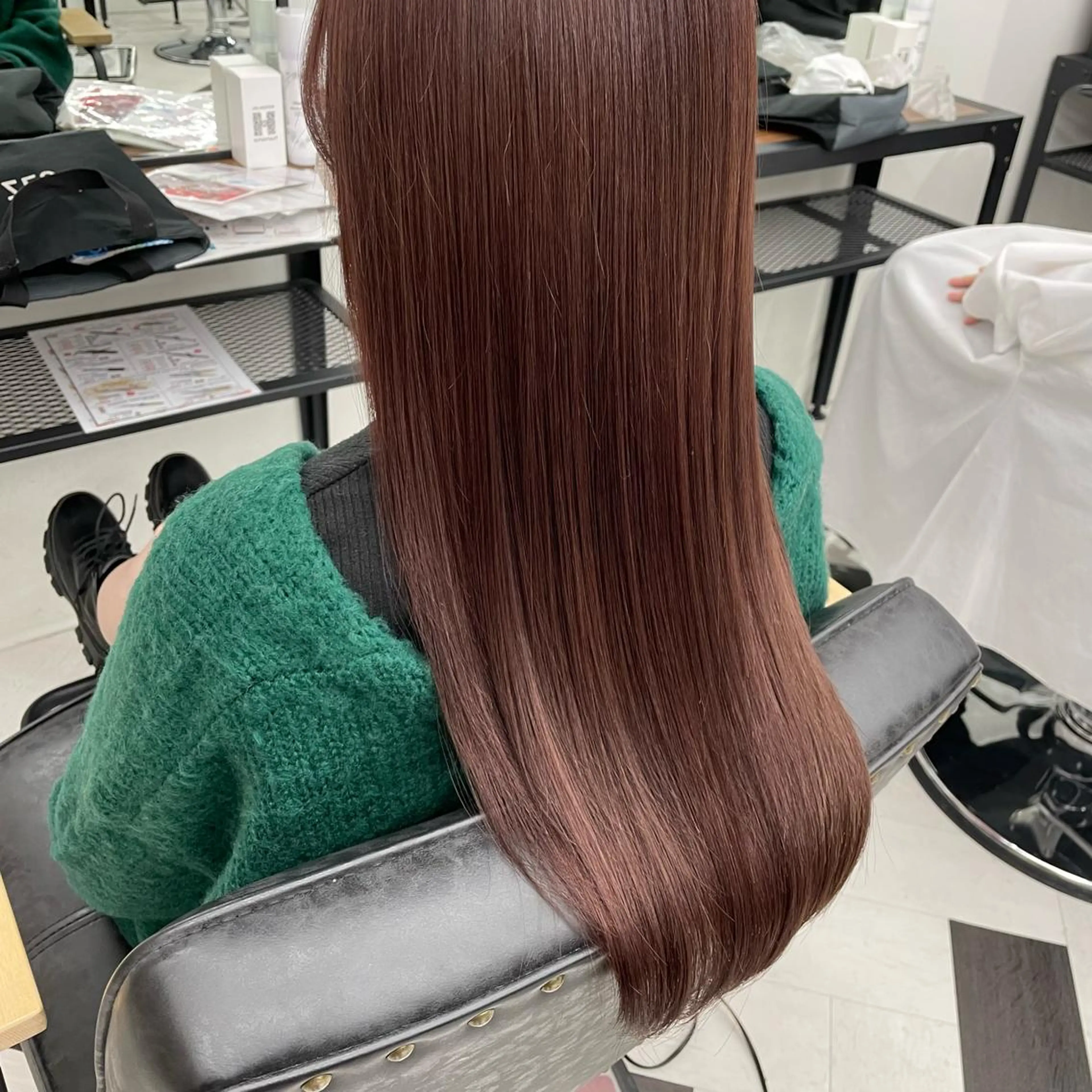 セミロング カラー パーマ ヘアアレンジ メンズ キッズ ネイル マツエク・マツパ アイブロウ ブラウンカラー ピンクカラー ピンクブラウン カラーマツエク トリートメント mona/ ストレートスタイル✨のヘアスタイル