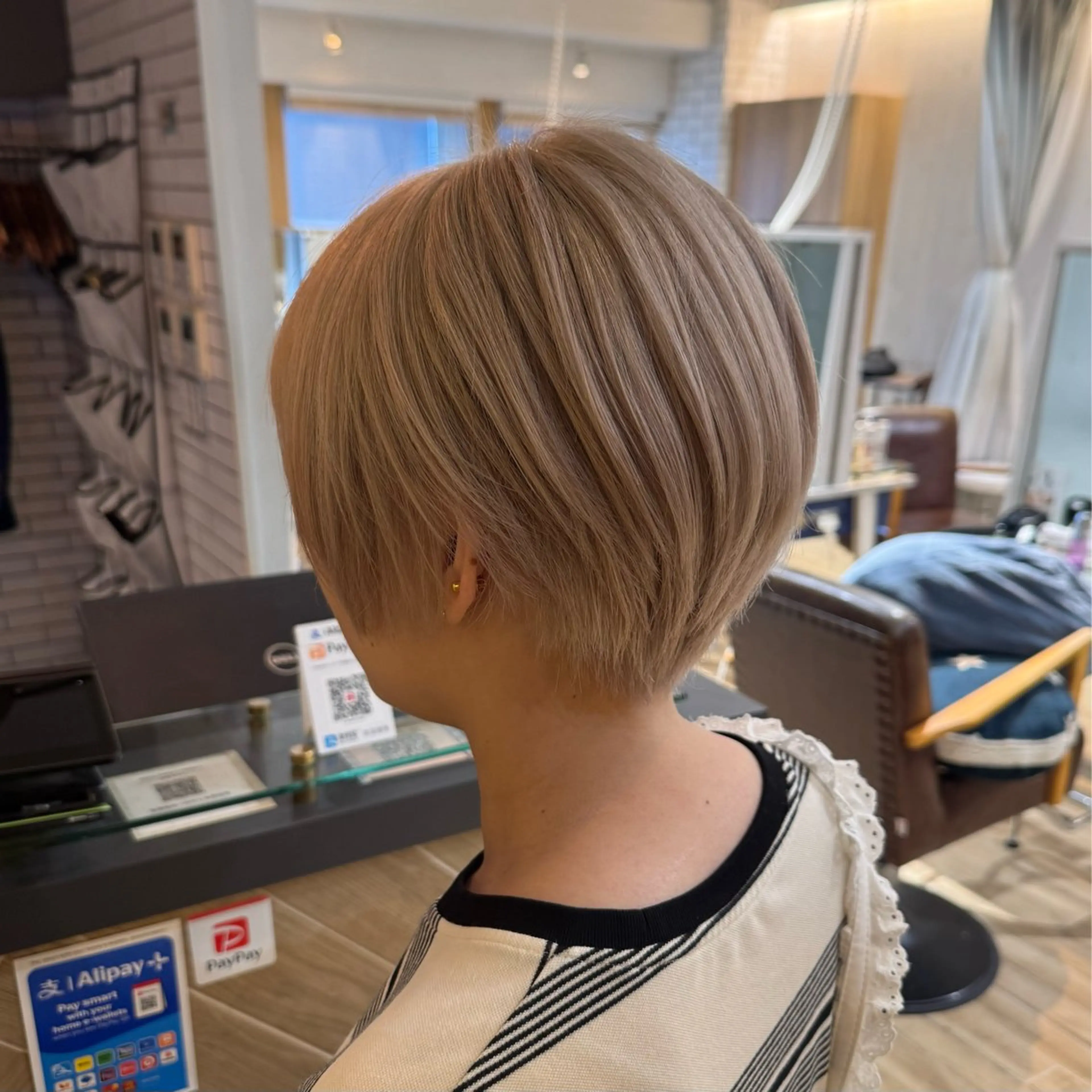 ショート カラー ベージュカラー ブリーチ ホワイトベージュ カット ヘアカラー トリートメント 🍀ブリーチ/艶カラ ー🍀 コイケのヘアスタイル