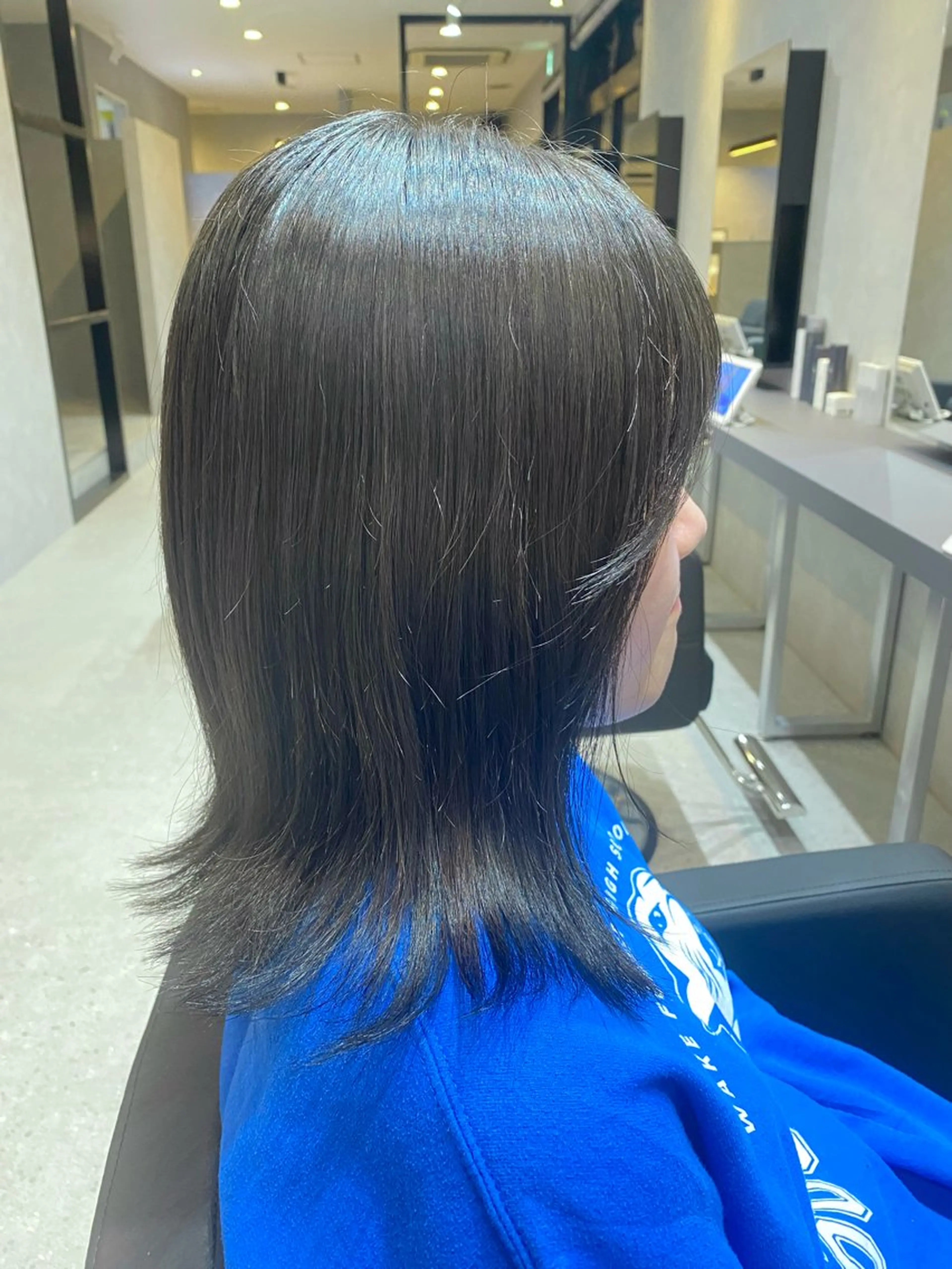 カラー 黒髪 ブルーカラー ブルーブラック 大林　恵理 【Agu 屋島】のヘアスタイル