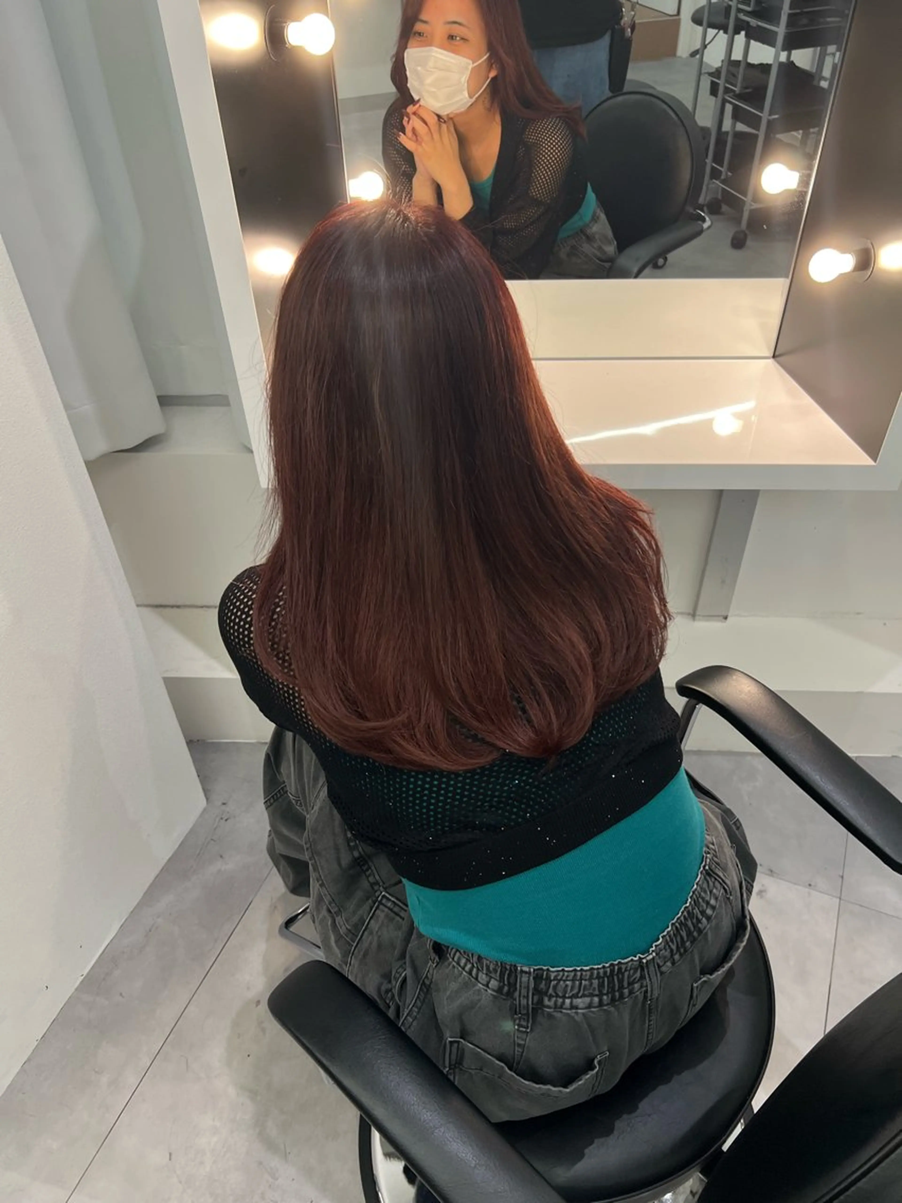 セミロング しゅういち/赤み消し カラー特化のヘアスタイル