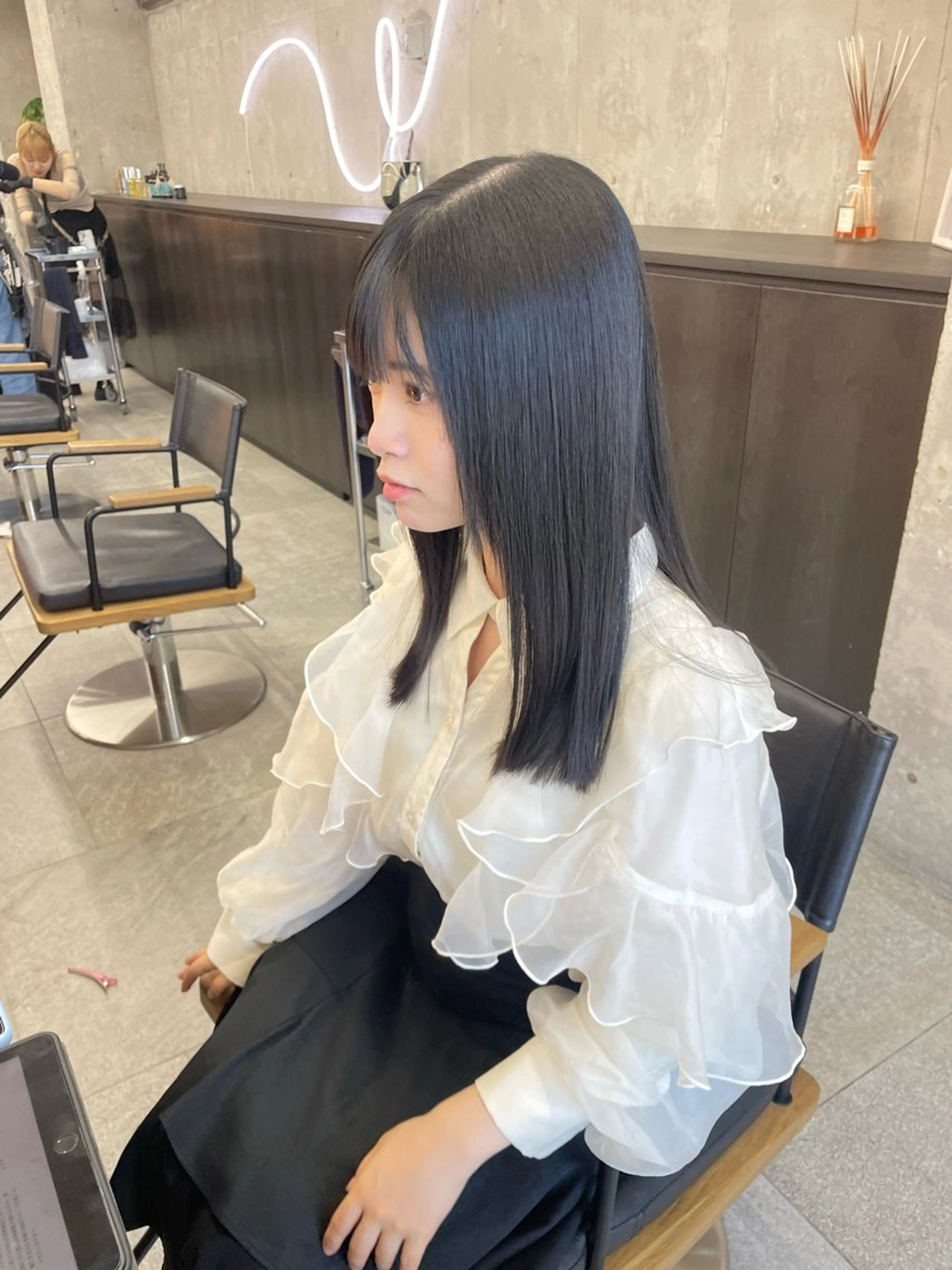 ロング 鈴木瑛里／ブロンド ベージュ／男女のヘアスタイル