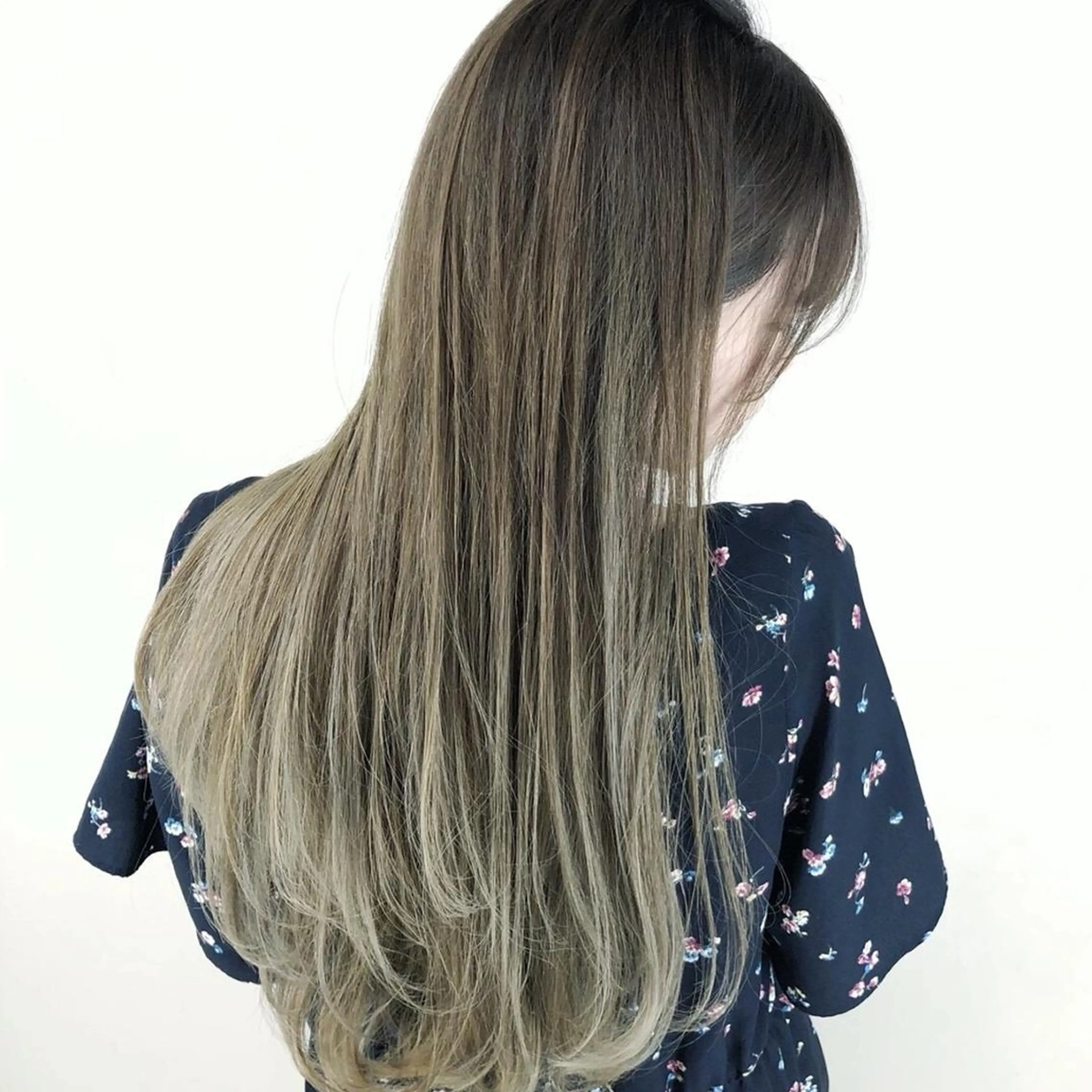 セミロング 外国人風カラー レイヤー,ボブ / 彩未のヘアスタイル