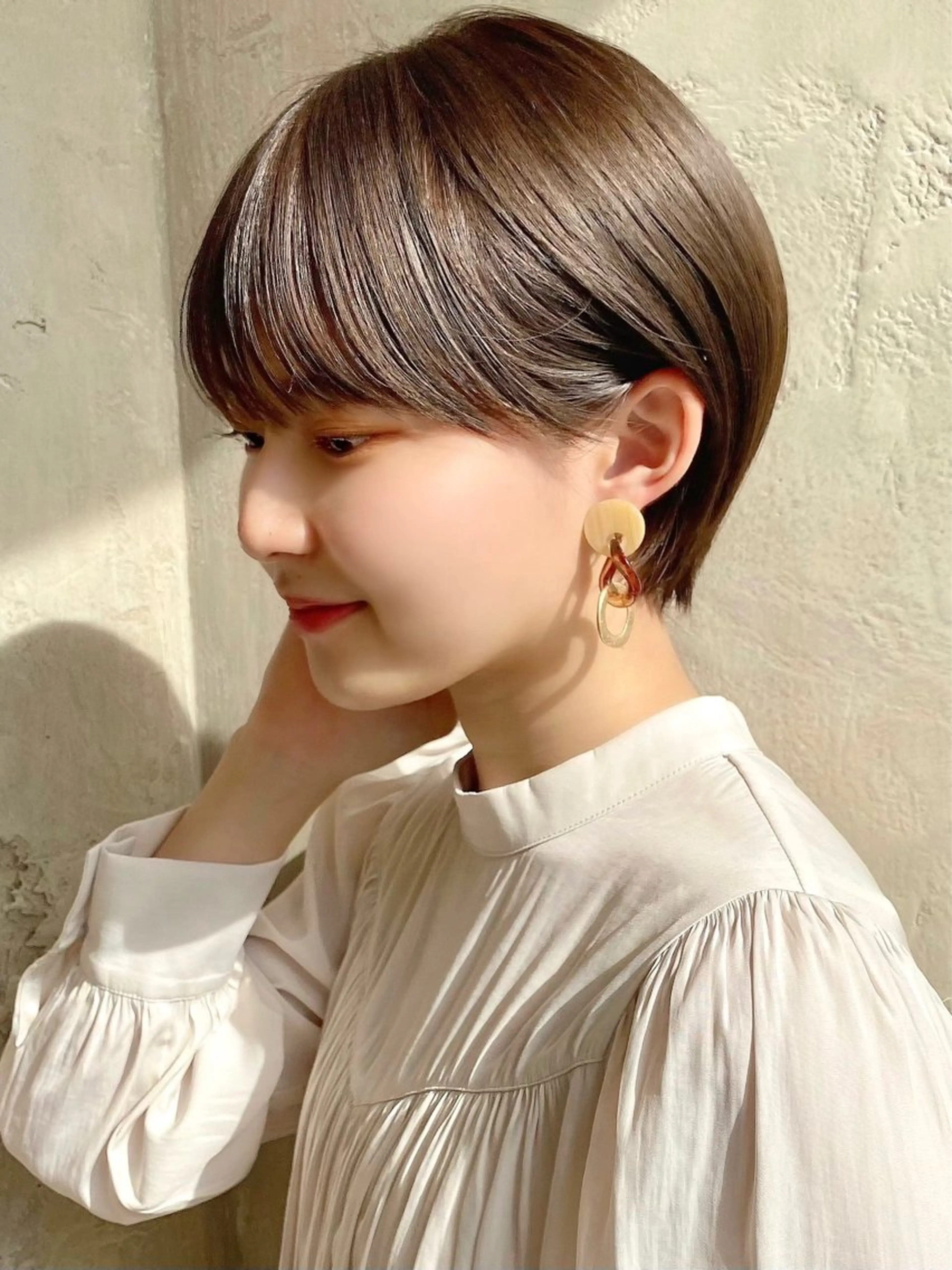 ショート カラー カット ヘアカラー トリートメント 💍新宿ショート 💍岩田莉奈のヘアスタイル