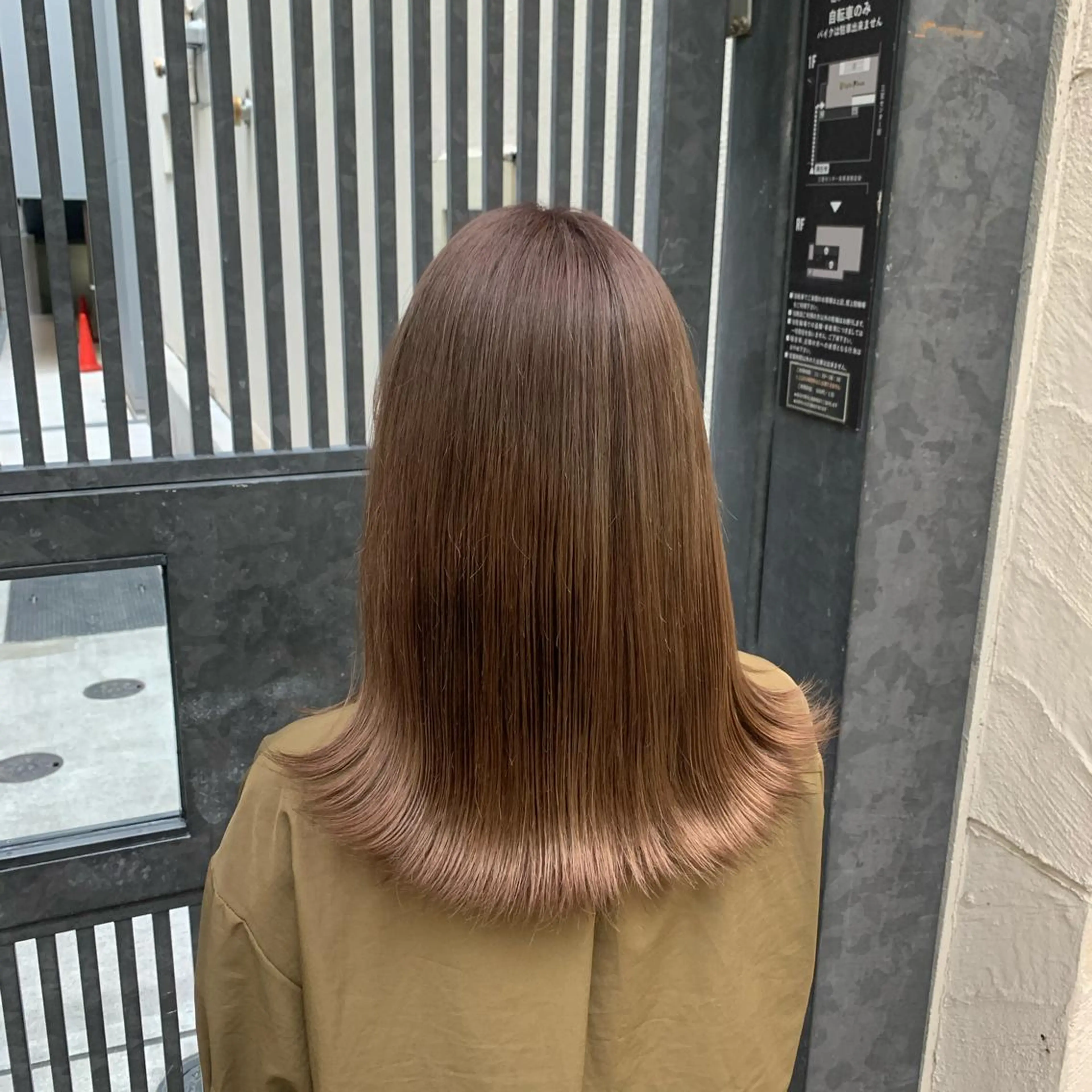 ミディアム 艶髪 森田/嵩士のヘアスタイル