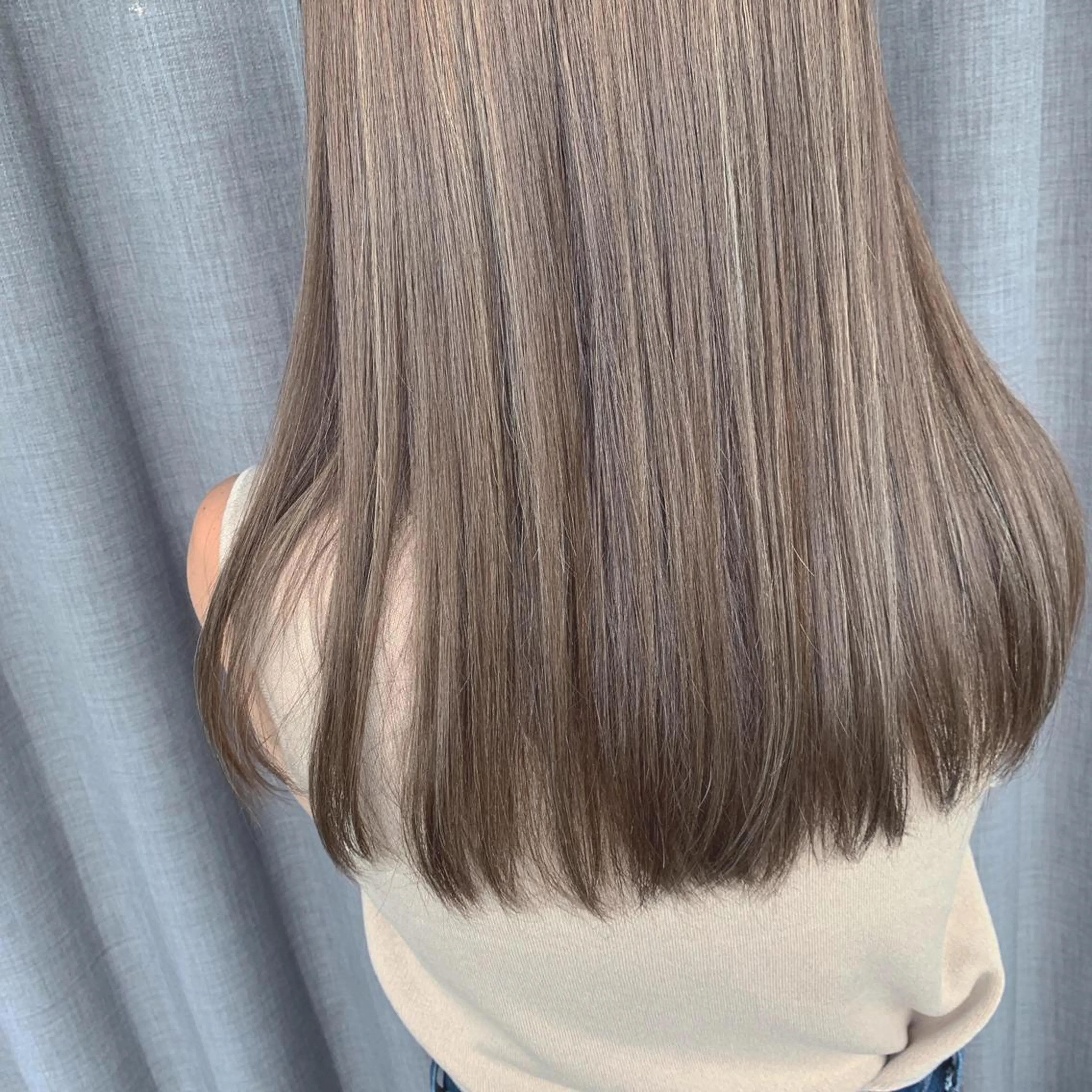 セミロング カラー etore 矢場町 南沙希のヘアスタイル