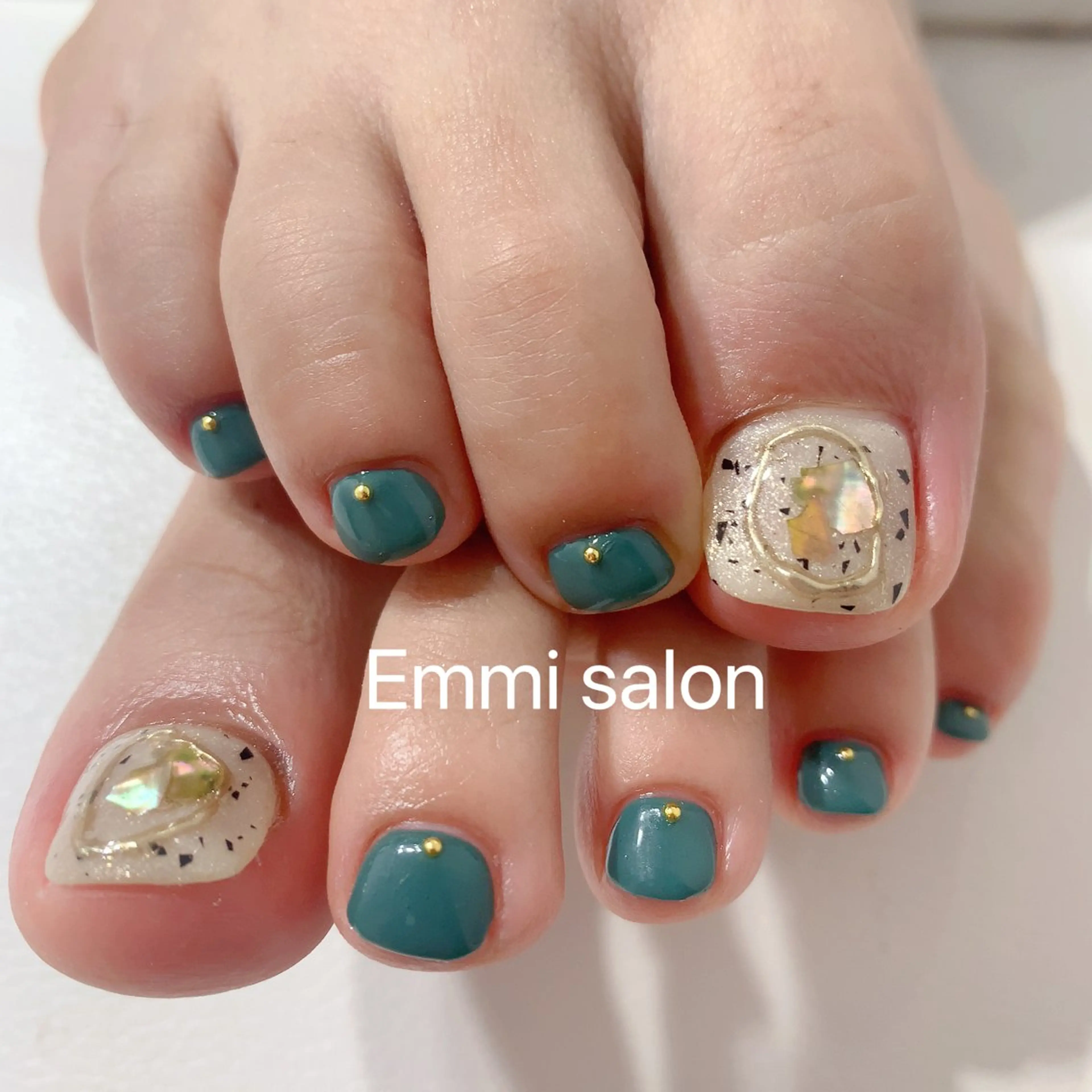 ネイル フットネイル シンプルネイル Emmi salonのネイルデザイン