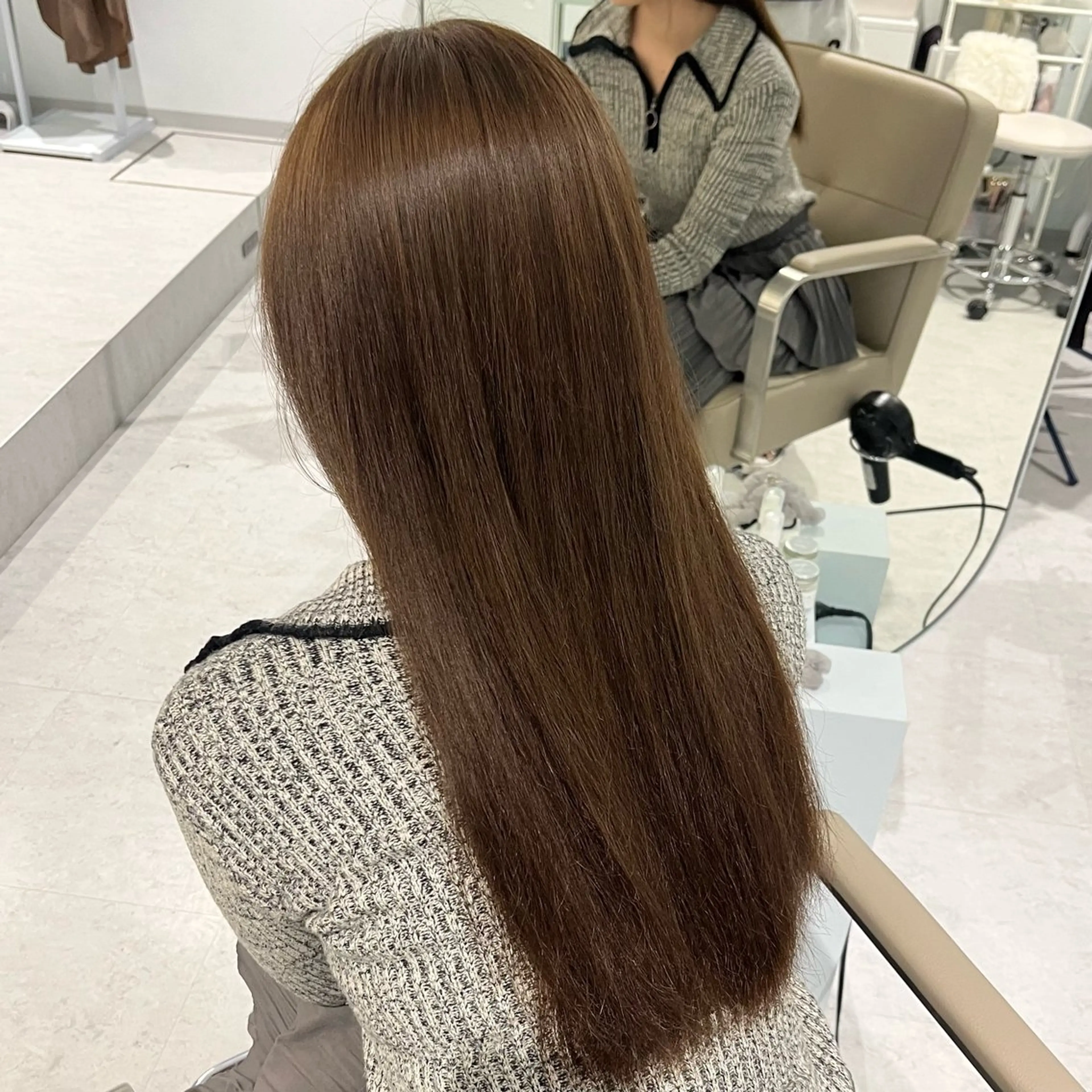 ロング カラー ブリーチ 透明感カラー ダブルカラー ブリーチなしカラー ヘアカラー 顔周りカット／透明感 カラー／Kurumeのヘアスタイル