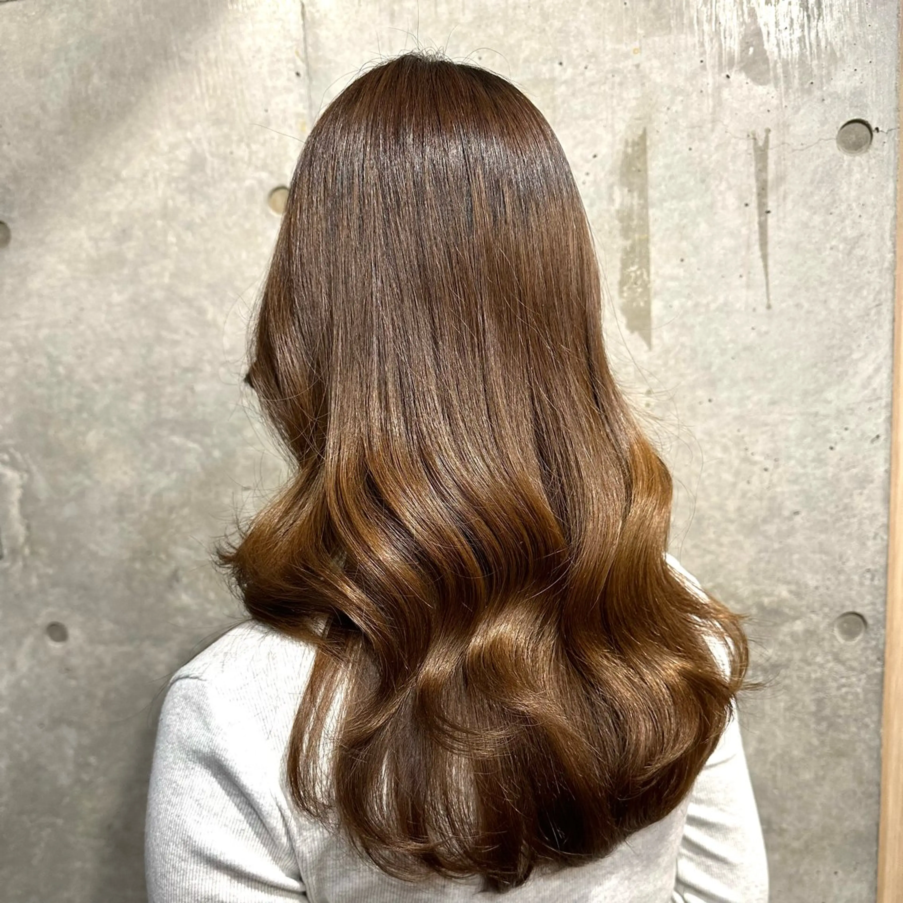 ロング カラー アディクシーカラー ブリーチ ケアブリーチ ダブルカラー イヤリングカラー DAIKIベージュ 🍂レイヤーカットのヘアスタイル