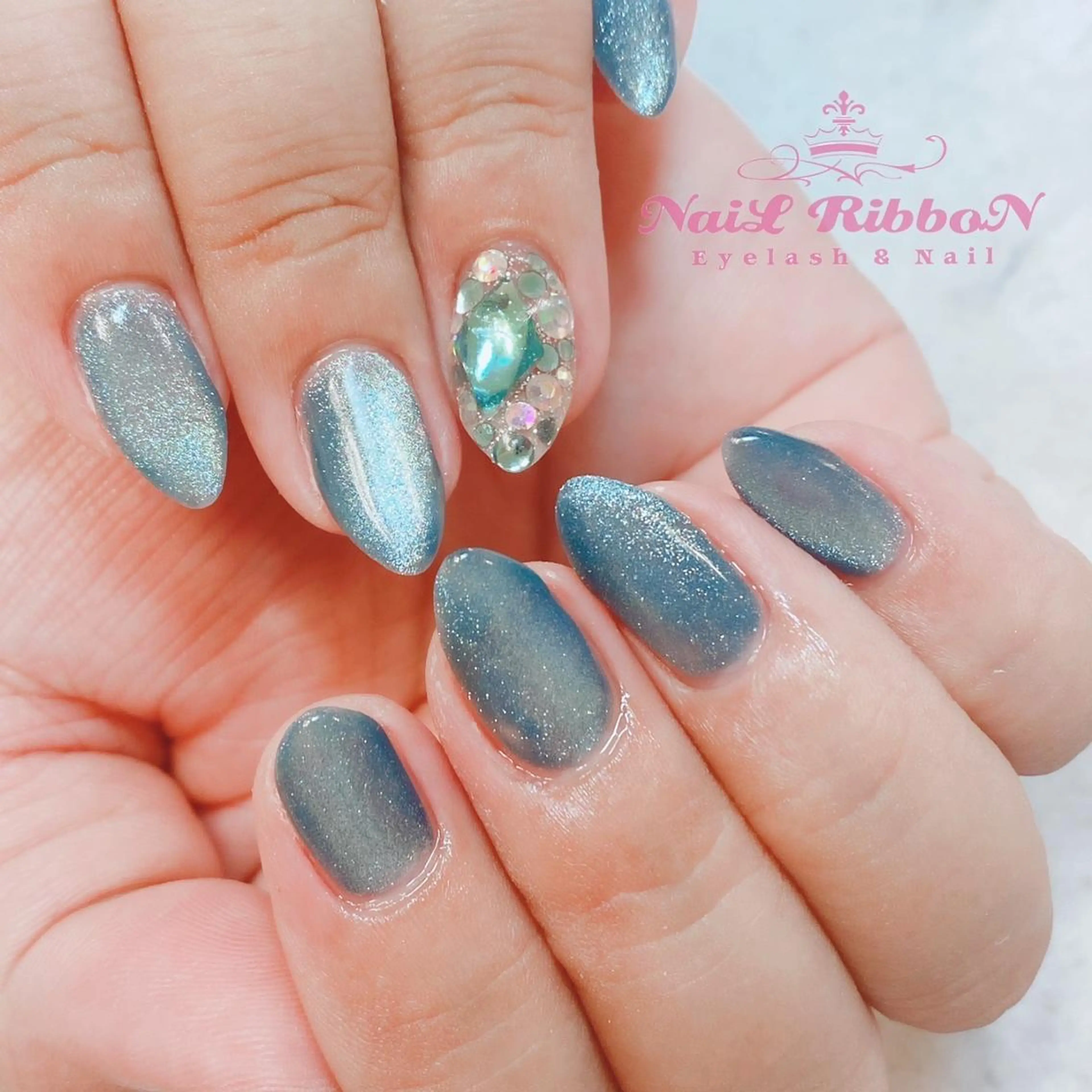 ネイル ネイルリボン 受付スタッフのネイルデザイン