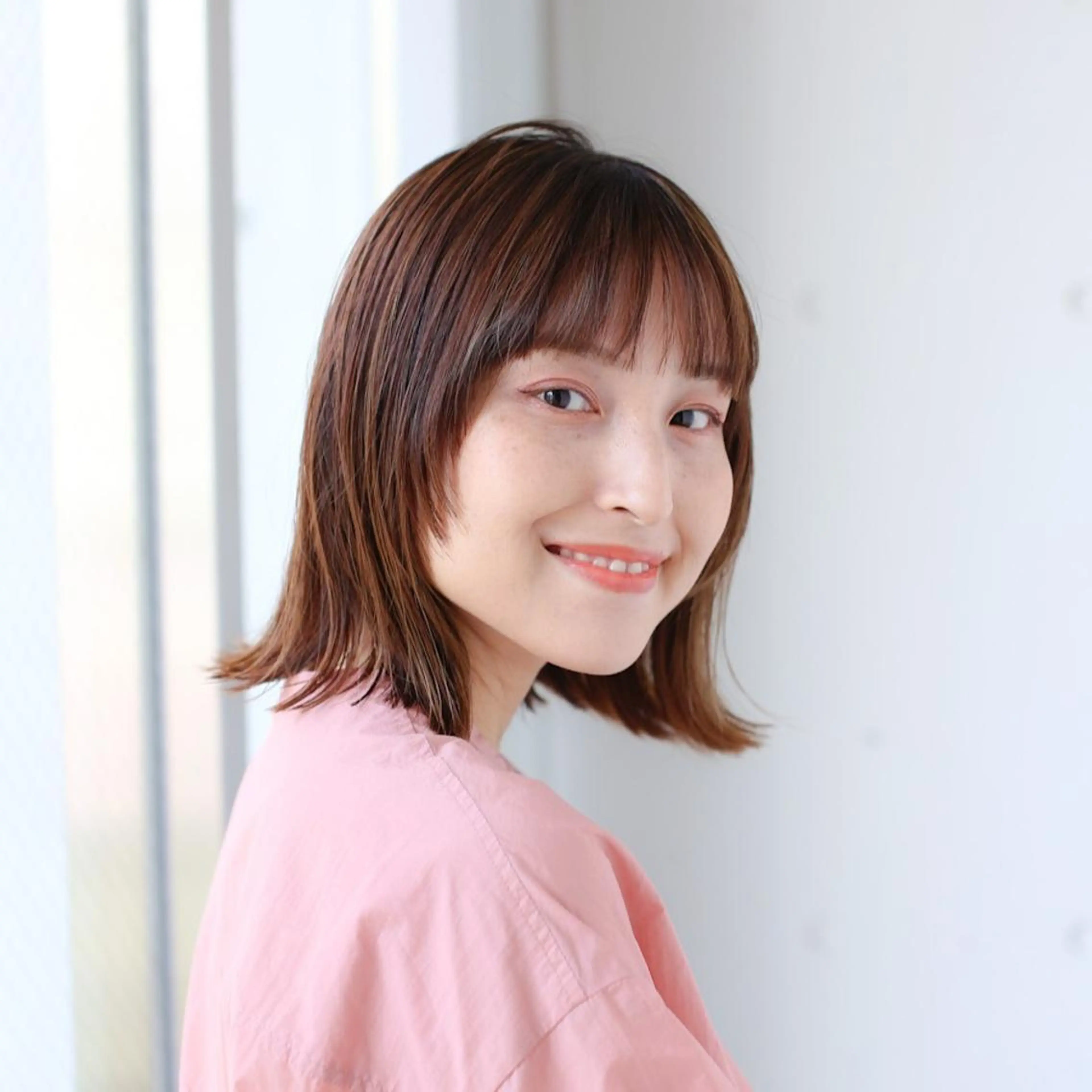 ミディアム カラー 中西 美聖のヘアスタイル