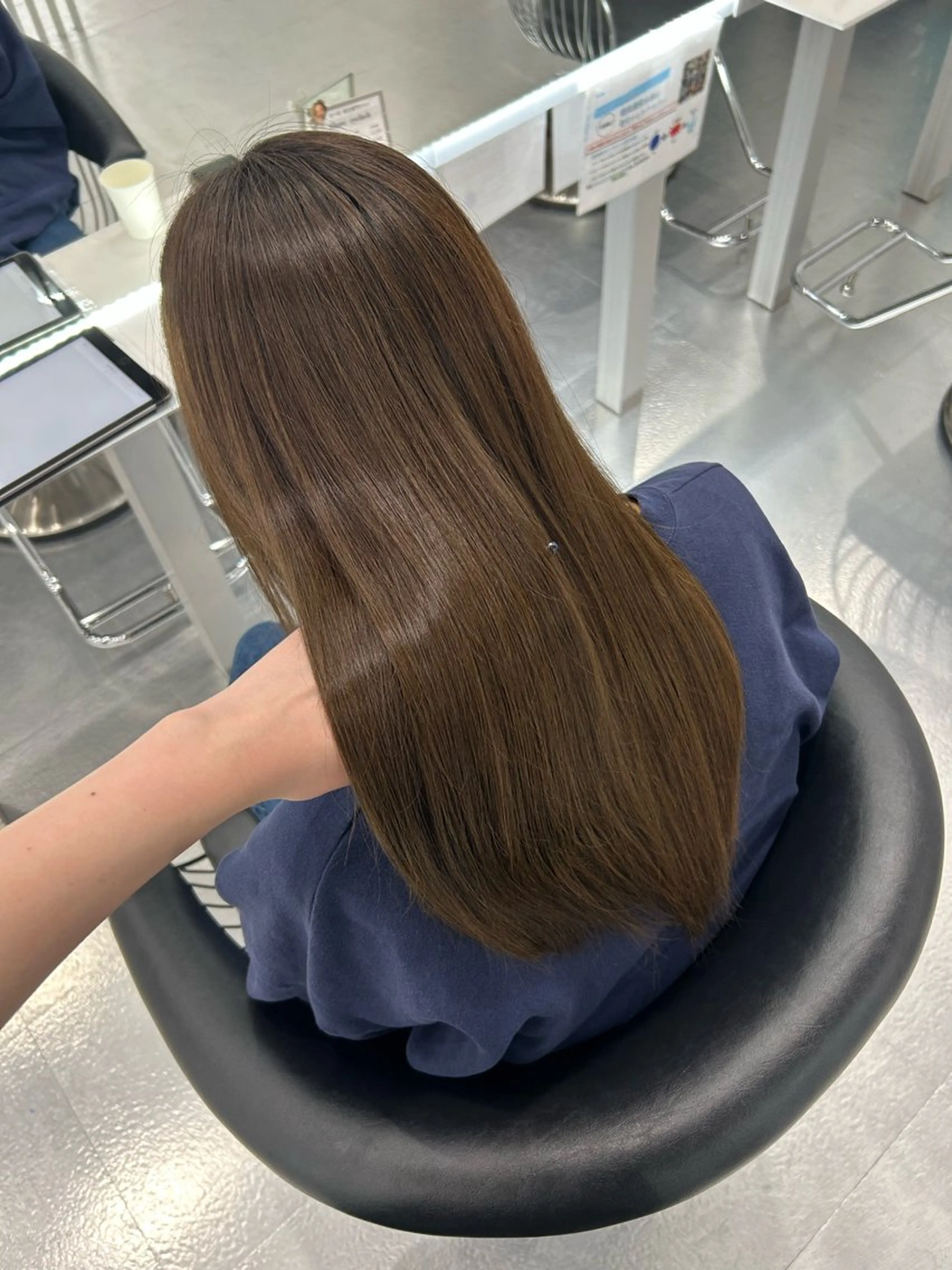 ロング あやめ🪽 オリーブ/ハイトーンのヘアスタイル