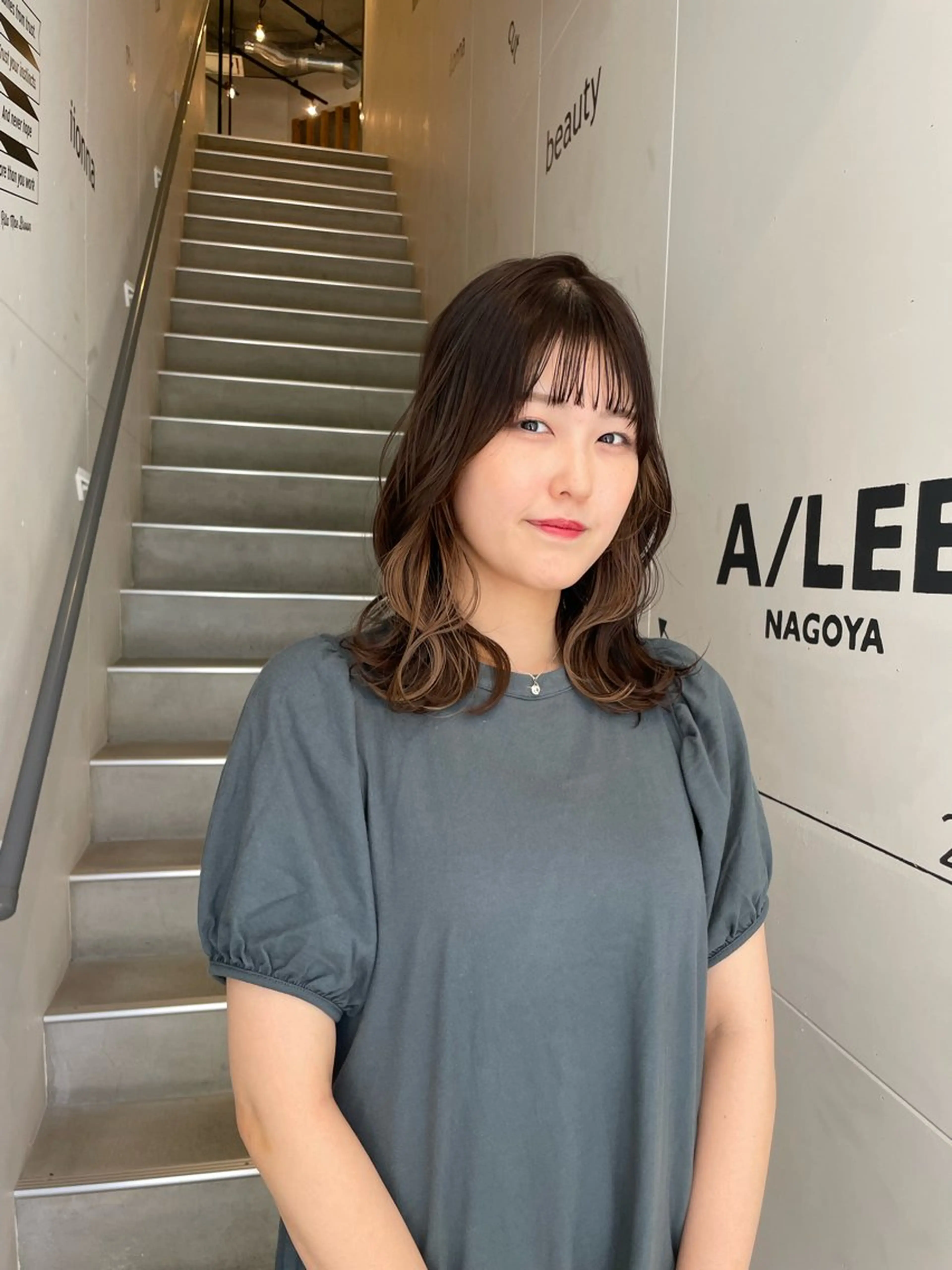 セミロング カラー ベージュカラー ブリーチ ブラウンカラー カット ヘアカラー 久保田 千尋のヘアスタイル