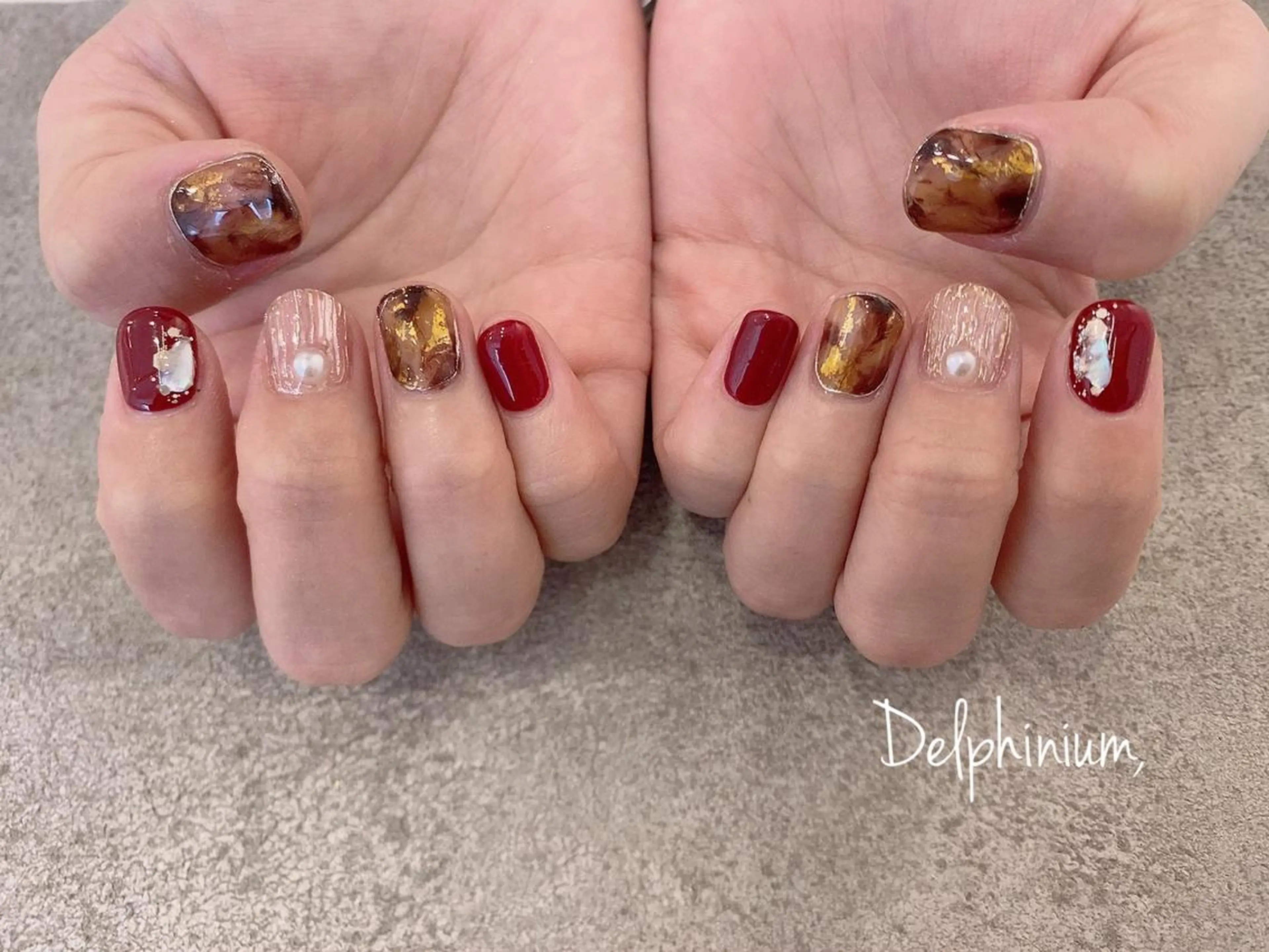 ネイル べっ甲ネイル 赤色 ハンドネイル 岡本 友恵のネイルデザイン